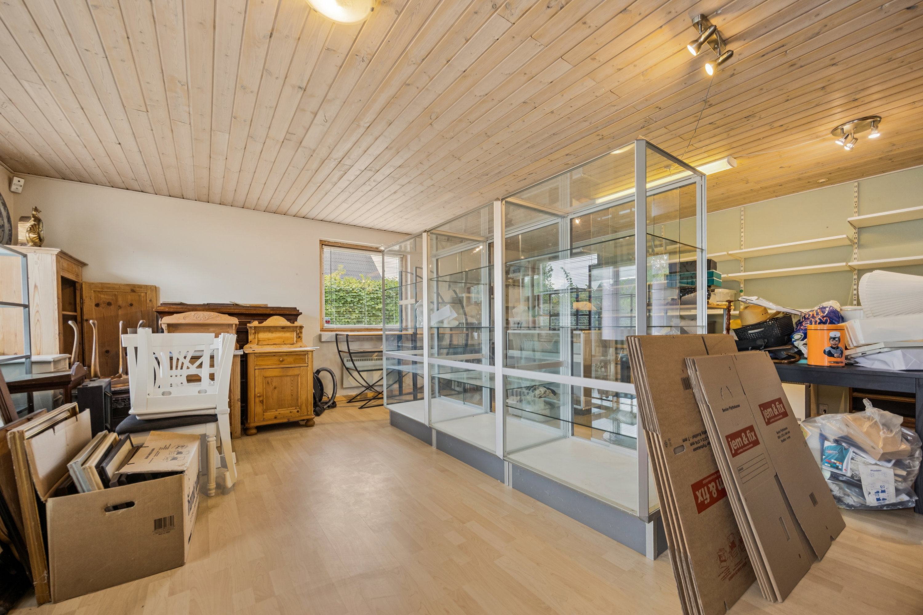 Fremhævet butik billede i fuldskærmstilstand. Billede af Vodskov Kirkevej 29, 9310 Vodskov