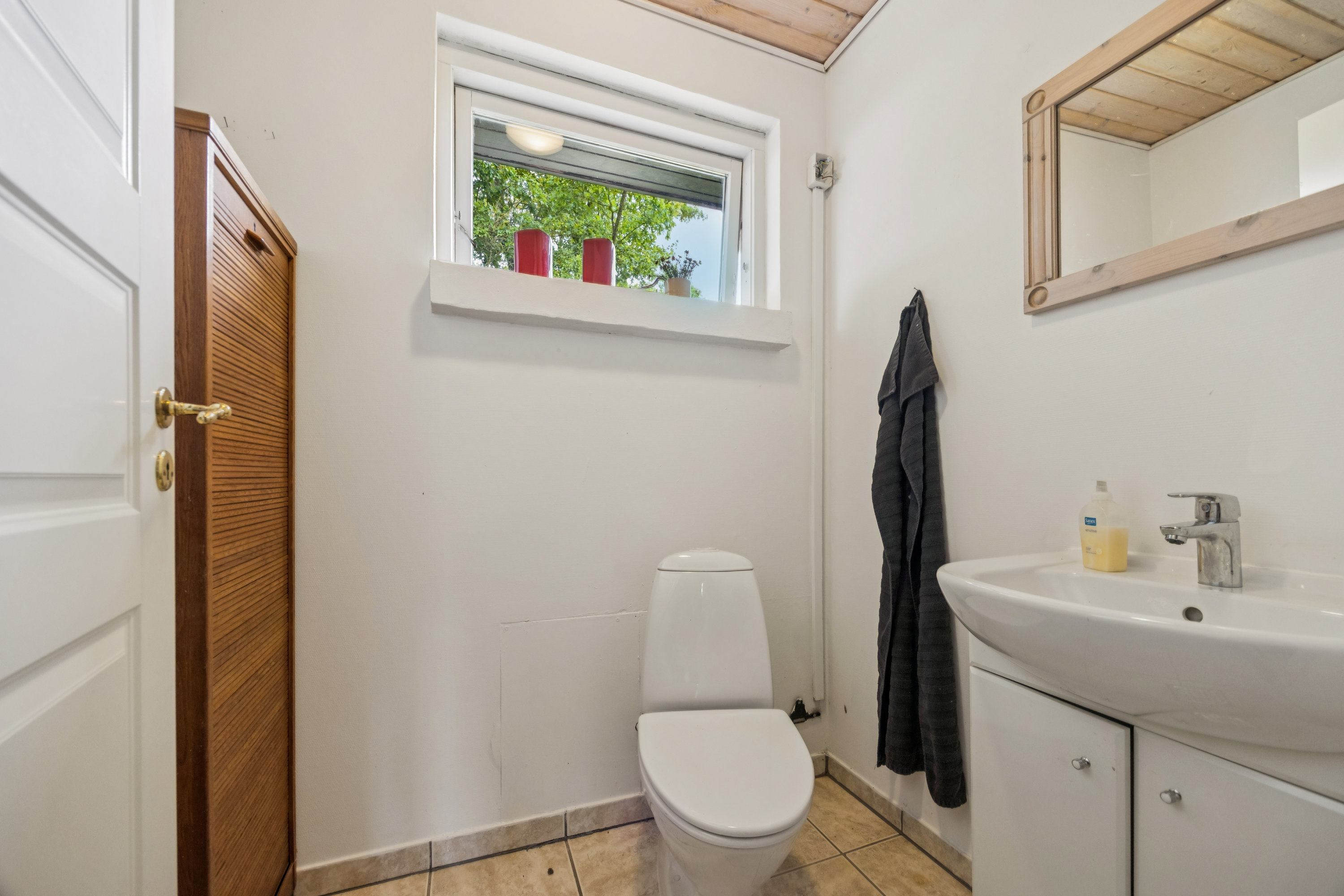 Fremhævet toilet butik billede i fuldskærmstilstand. Billede af Vodskov Kirkevej 29, 9310 Vodskov