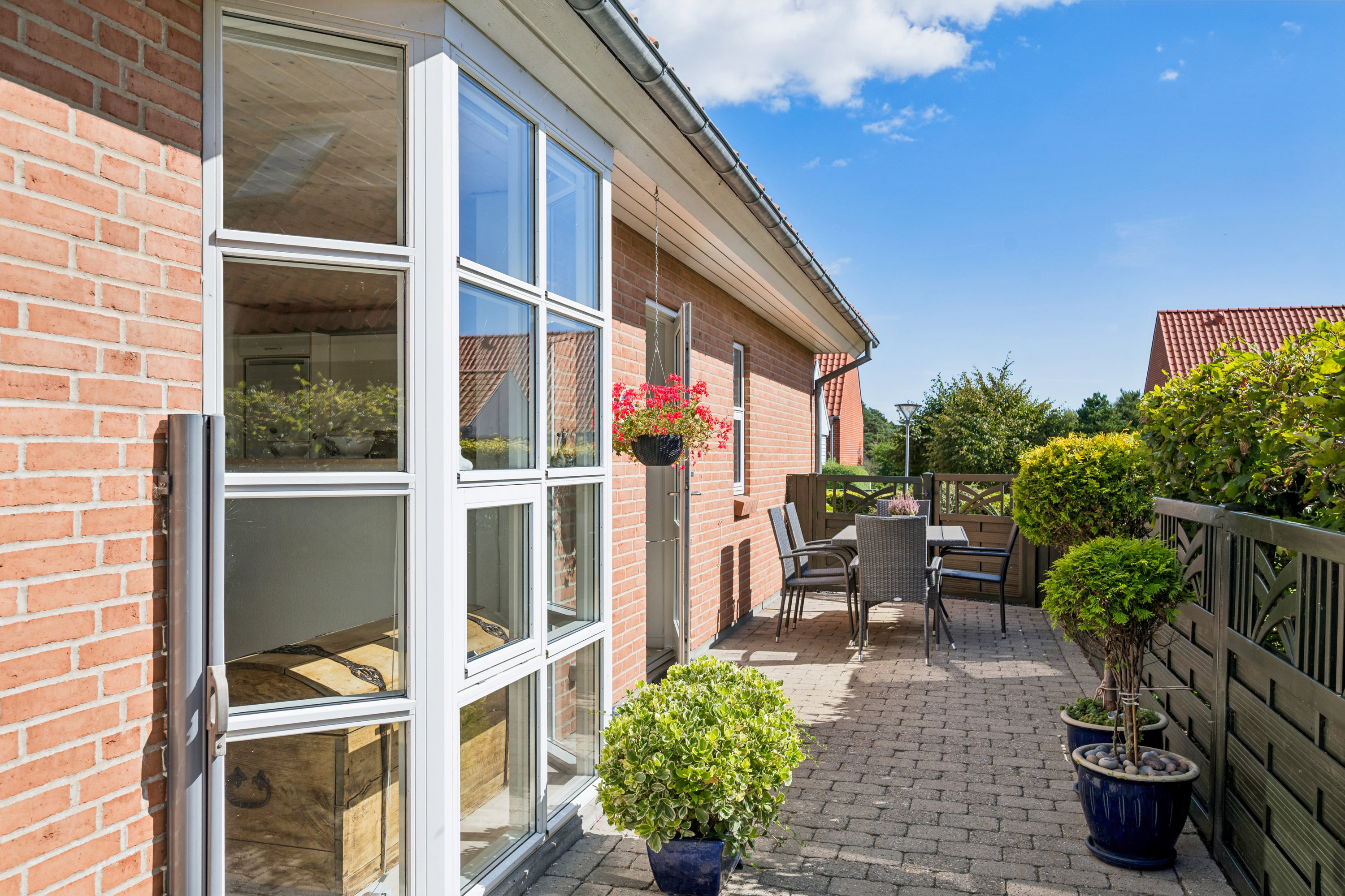 Fremhævet ejendom 1 billede i fuldskærmstilstand. Billede af Strandparken 21, Vibæk Strand, 8400 Ebeltoft