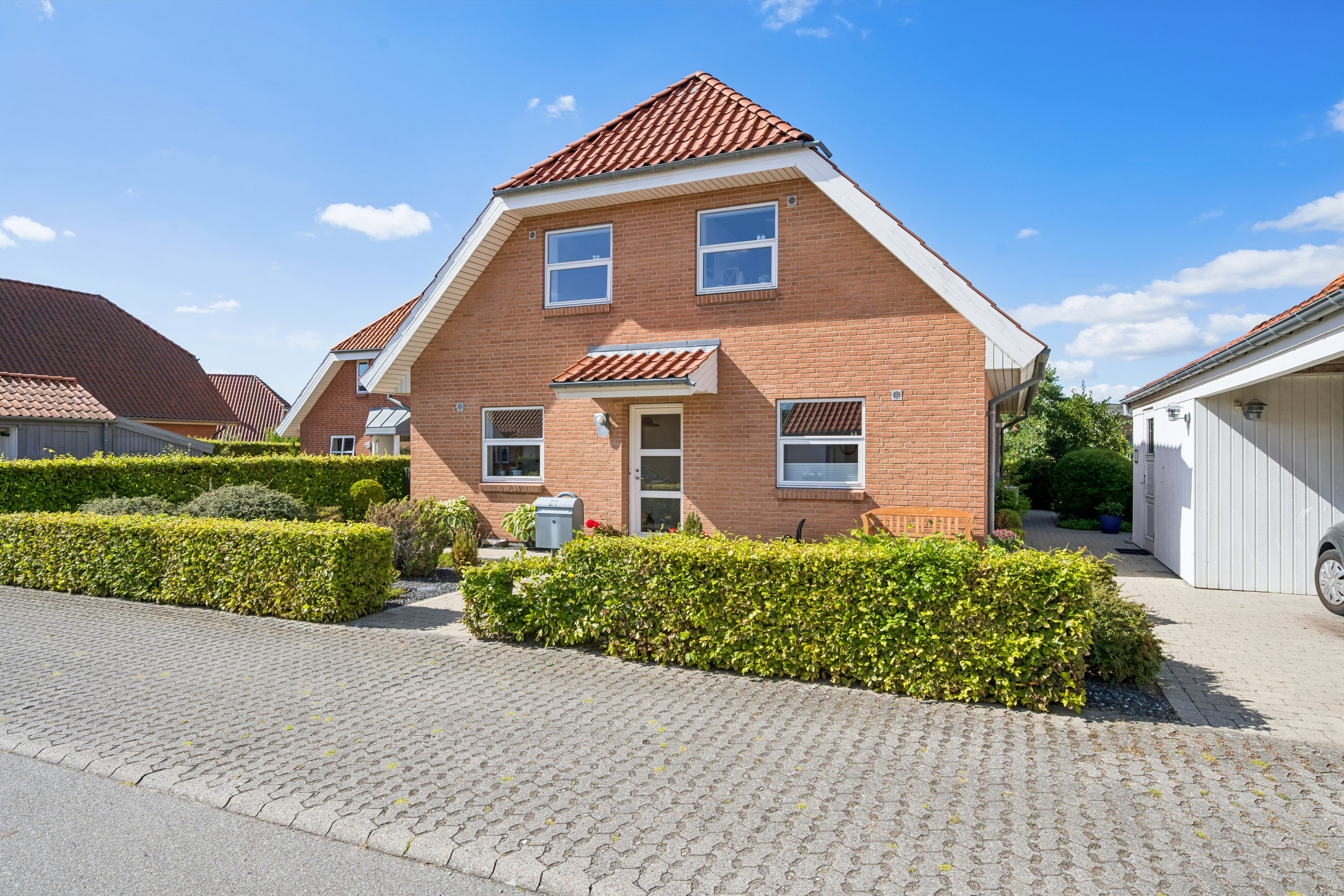 Fremhævet ejendom 1 billede i fuldskærmstilstand. Billede af Strandparken 21, Vibæk Strand, 8400 Ebeltoft