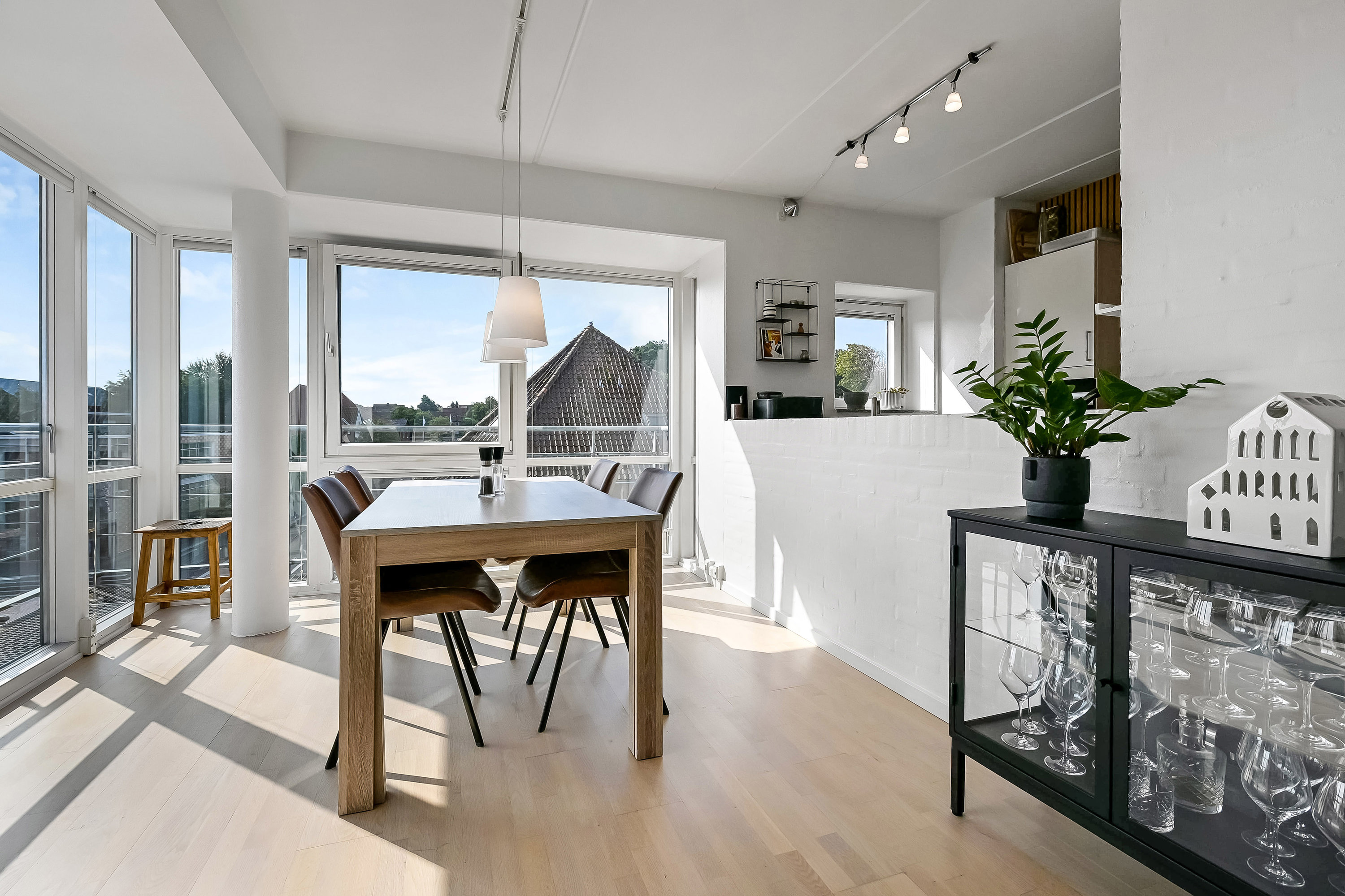 Fremhævet køkken billede i fuldskærmstilstand. Billede af Smedegade 2, 3. th., 7600 Struer