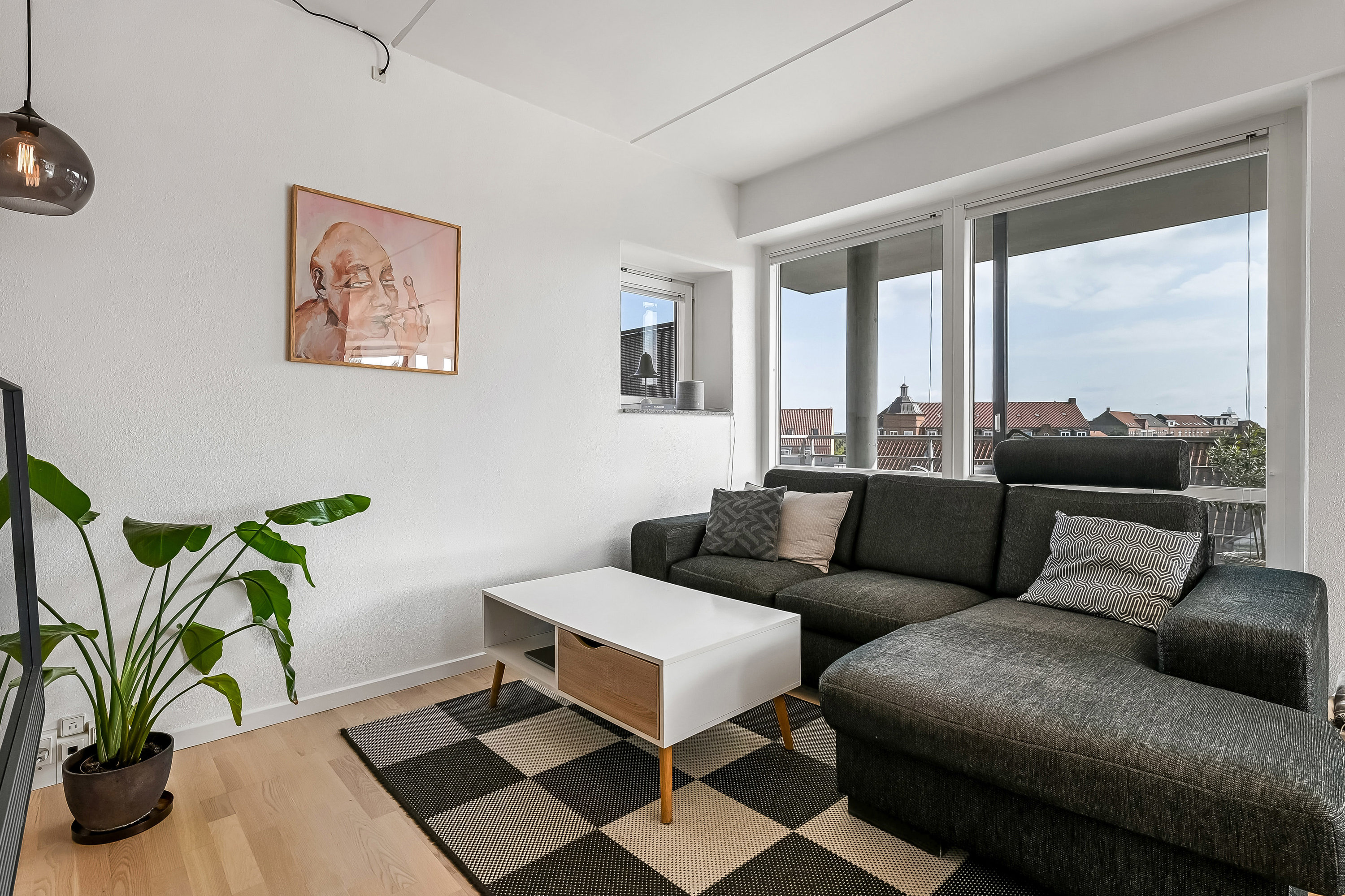 Fremhævet stue billede i fuldskærmstilstand. Billede af Smedegade 2, 3. th., 7600 Struer