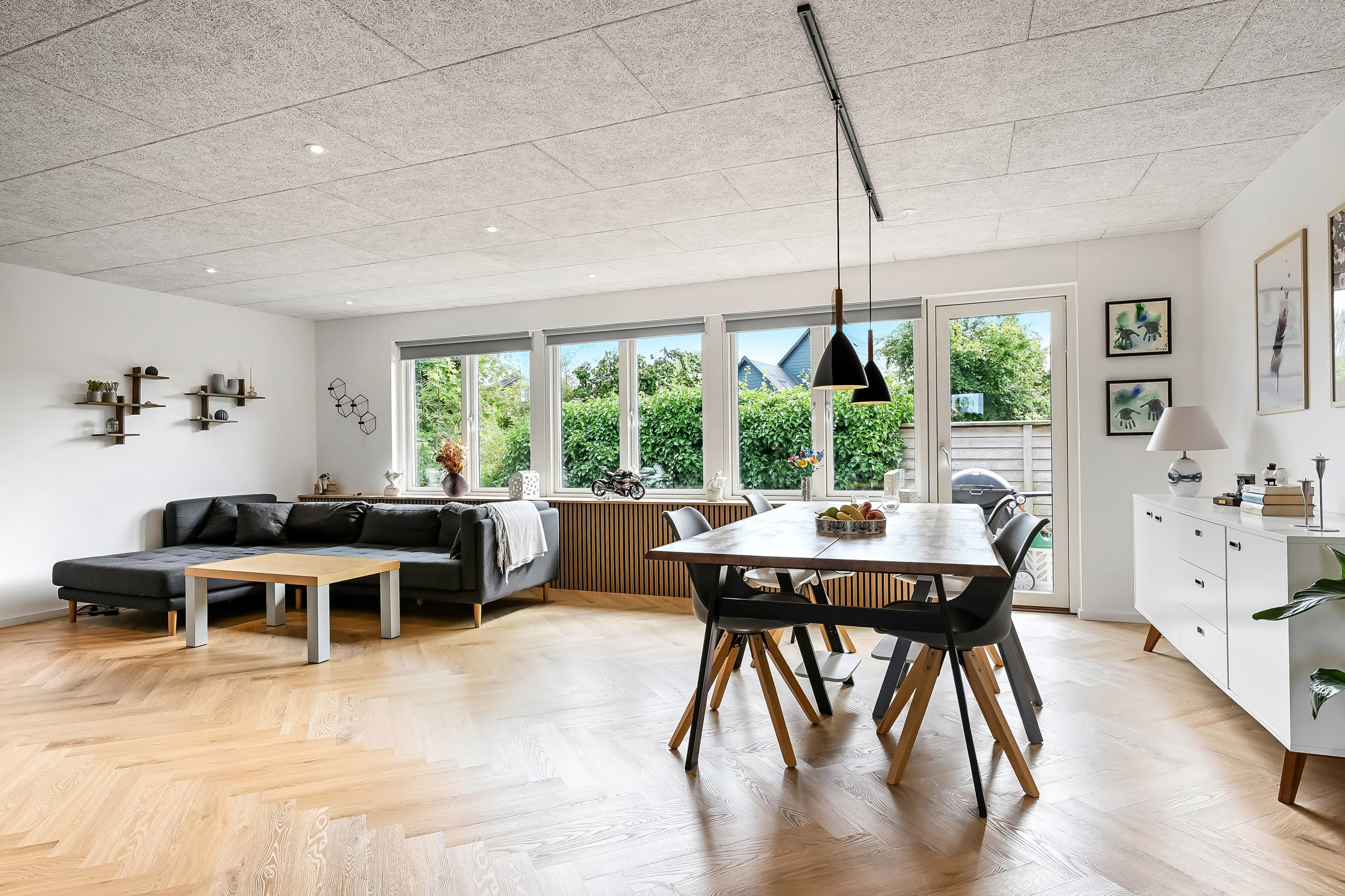 Fremhævet stue billede i fuldskærmstilstand. Billede af Thagårdvej 4, Humlum, 7600 Struer