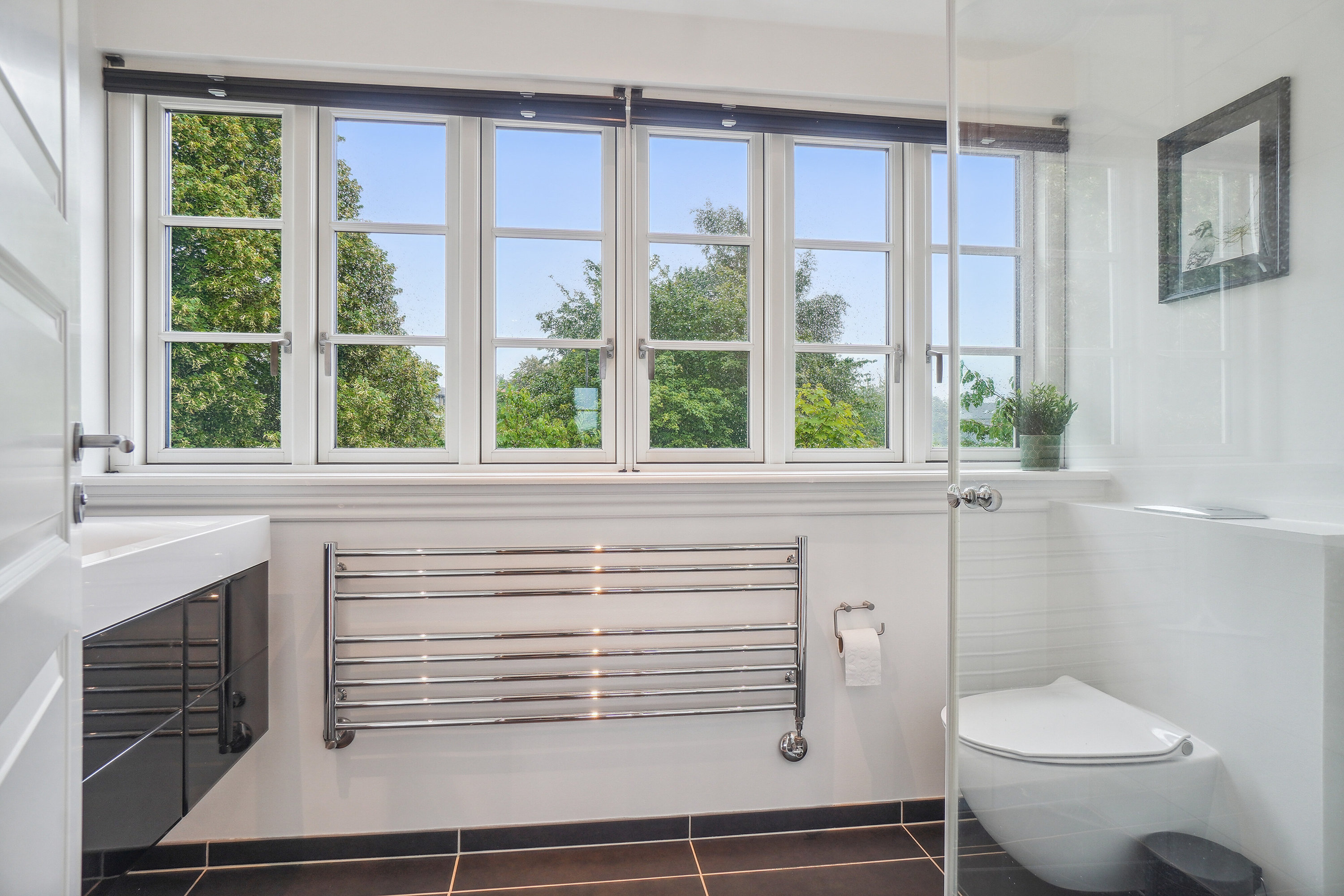 Fremhævet badeværelse billede i fuldskærmstilstand. Billede af Holmegårdsvej 41, 8270 Højbjerg