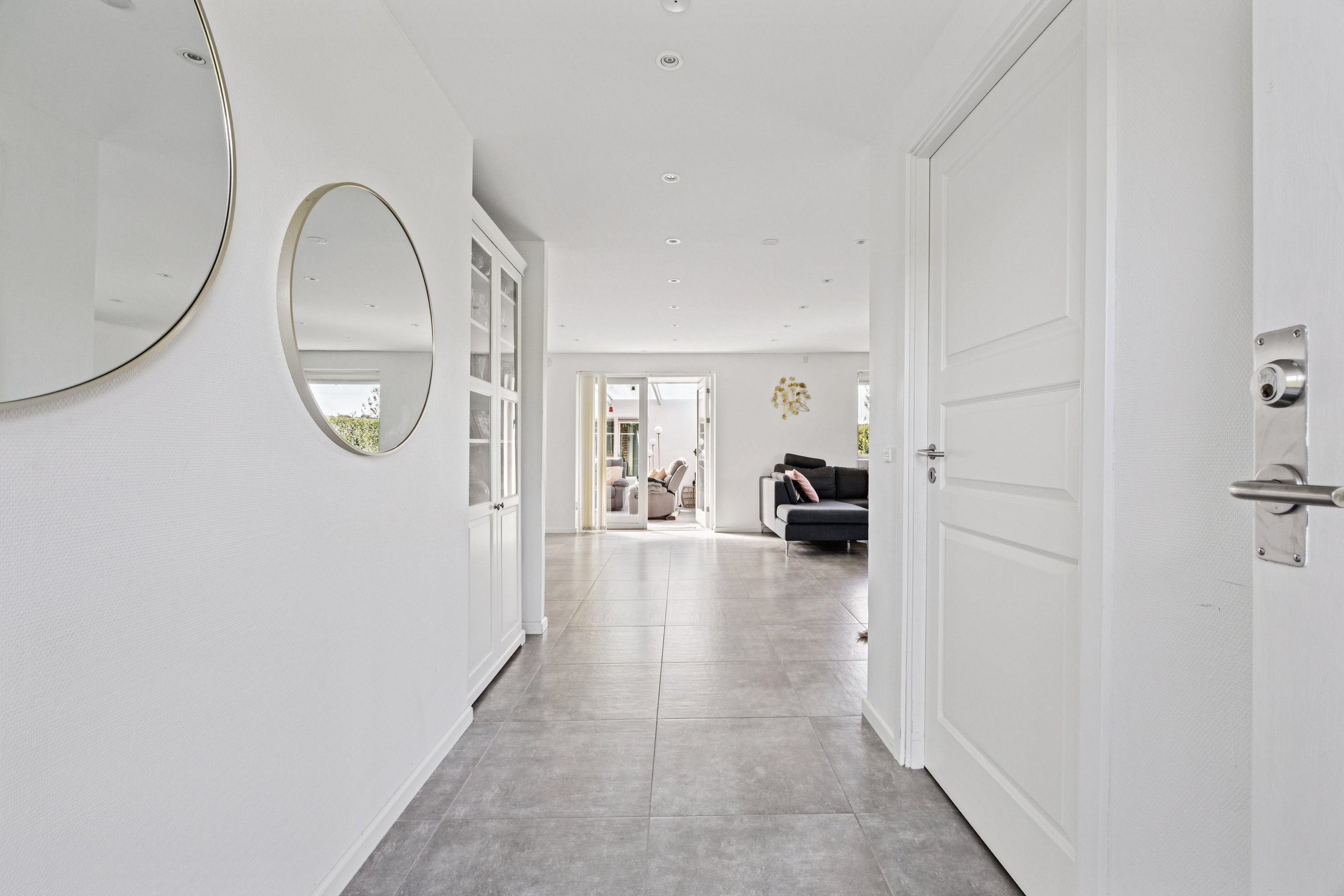 Fremhævet gang billede i fuldskærmstilstand. Billede af Neergaardparken 15, 4140 Borup