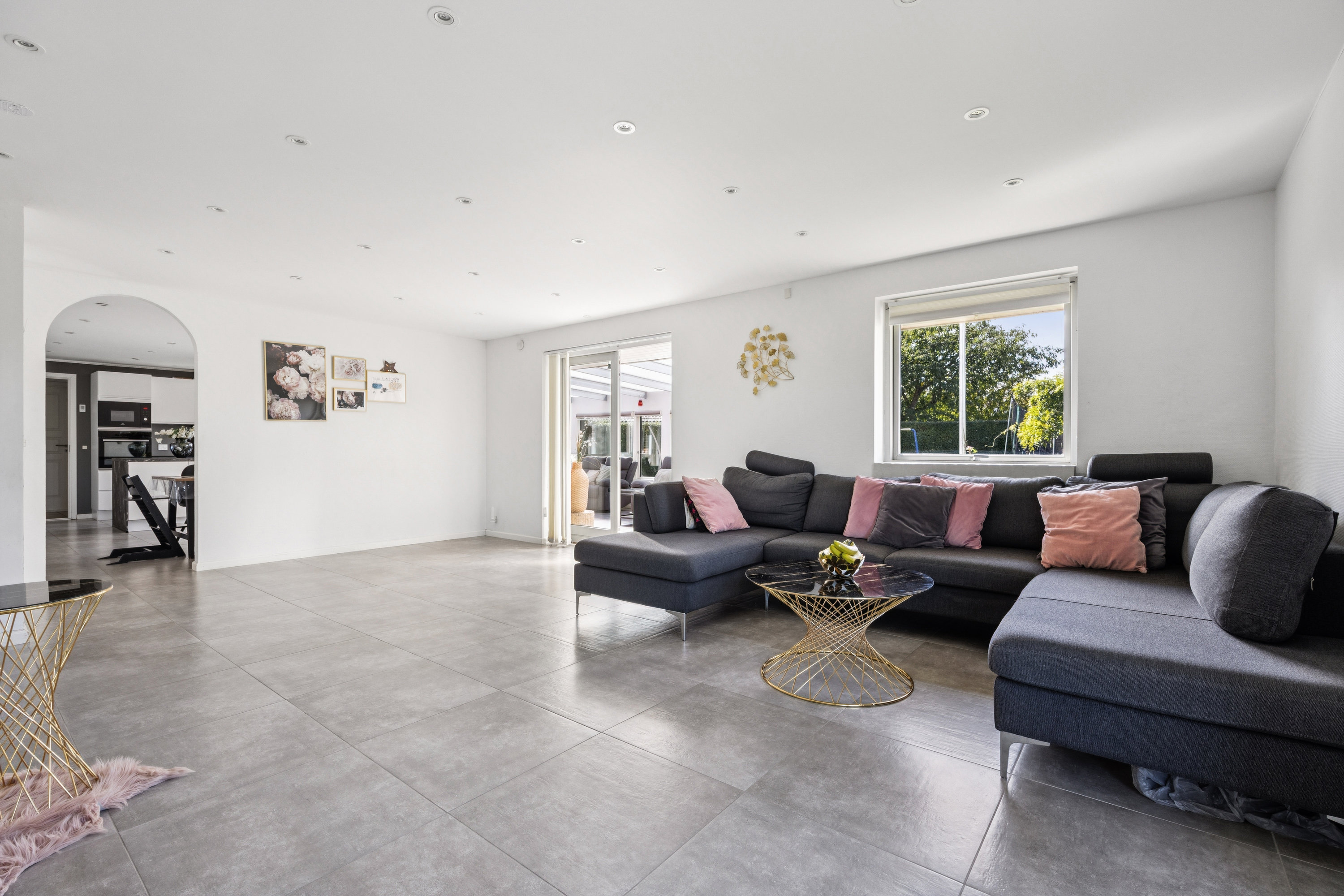 Fremhævet stue billede i fuldskærmstilstand. Billede af Neergaardparken 15, 4140 Borup