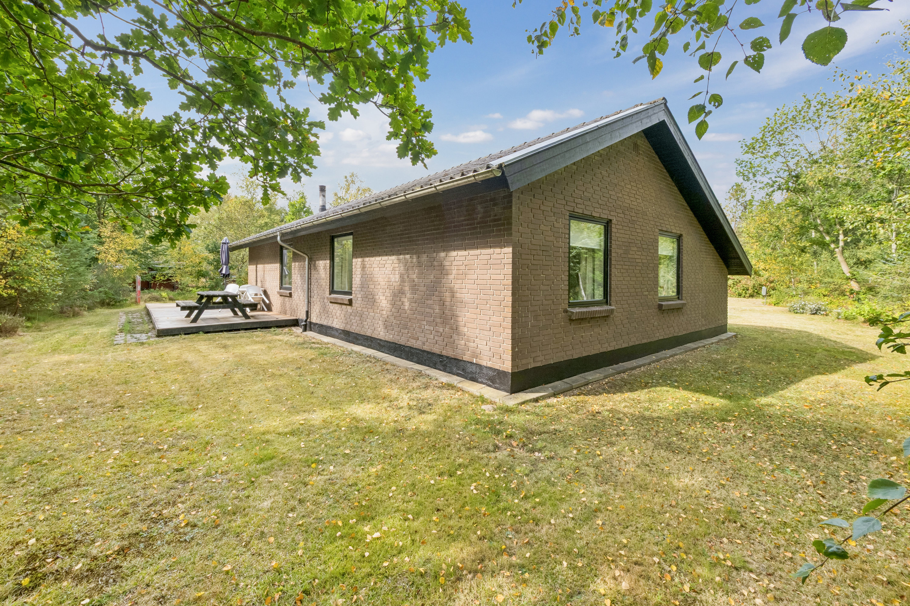 Fremhævet ejendom 1 billede i fuldskærmstilstand. Billede af Engelstskovvej 20, Færker Vig, 7884 Fur