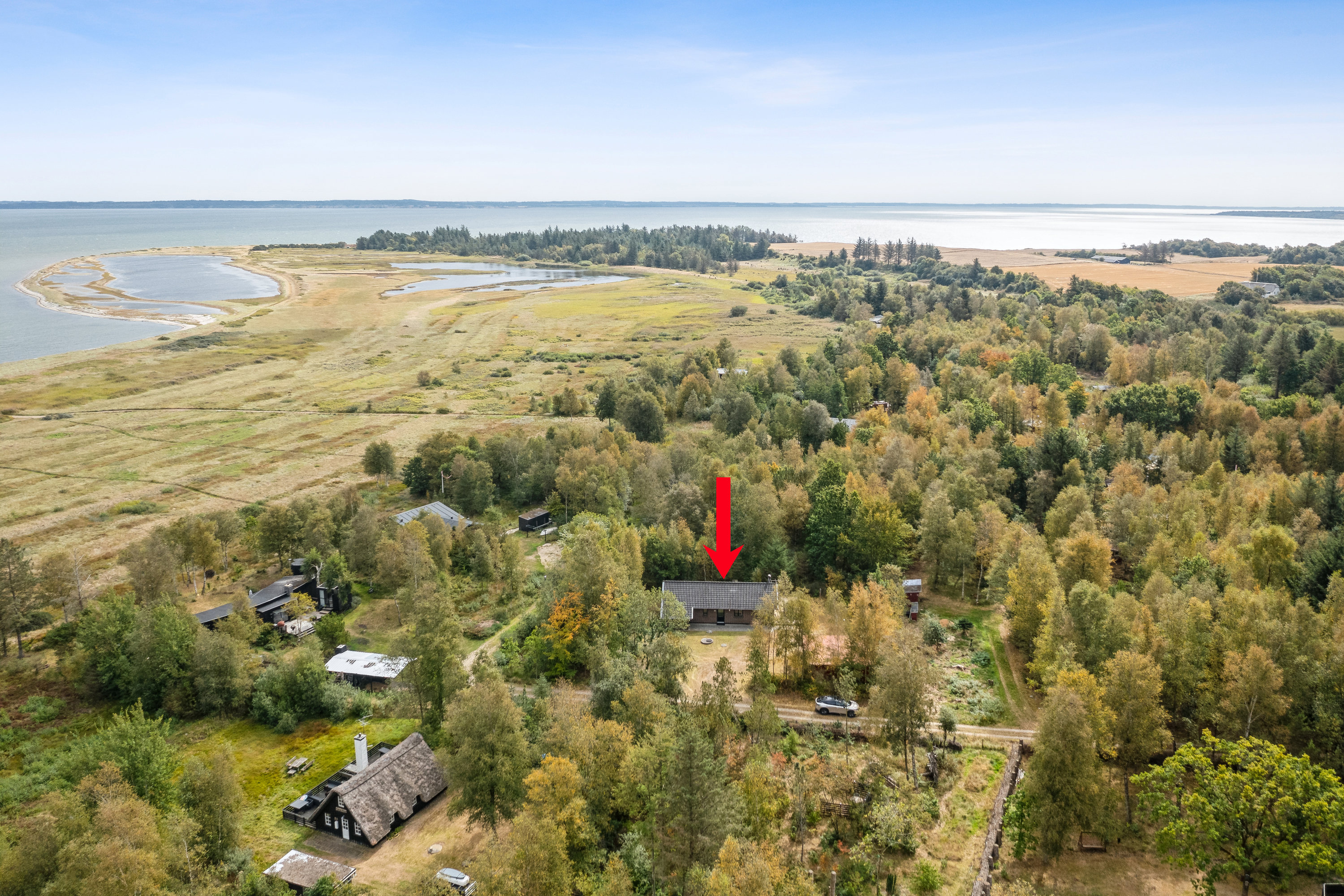 Fremhævet luftfoto billede i fuldskærmstilstand. Billede af Engelstskovvej 20, Færker Vig, 7884 Fur