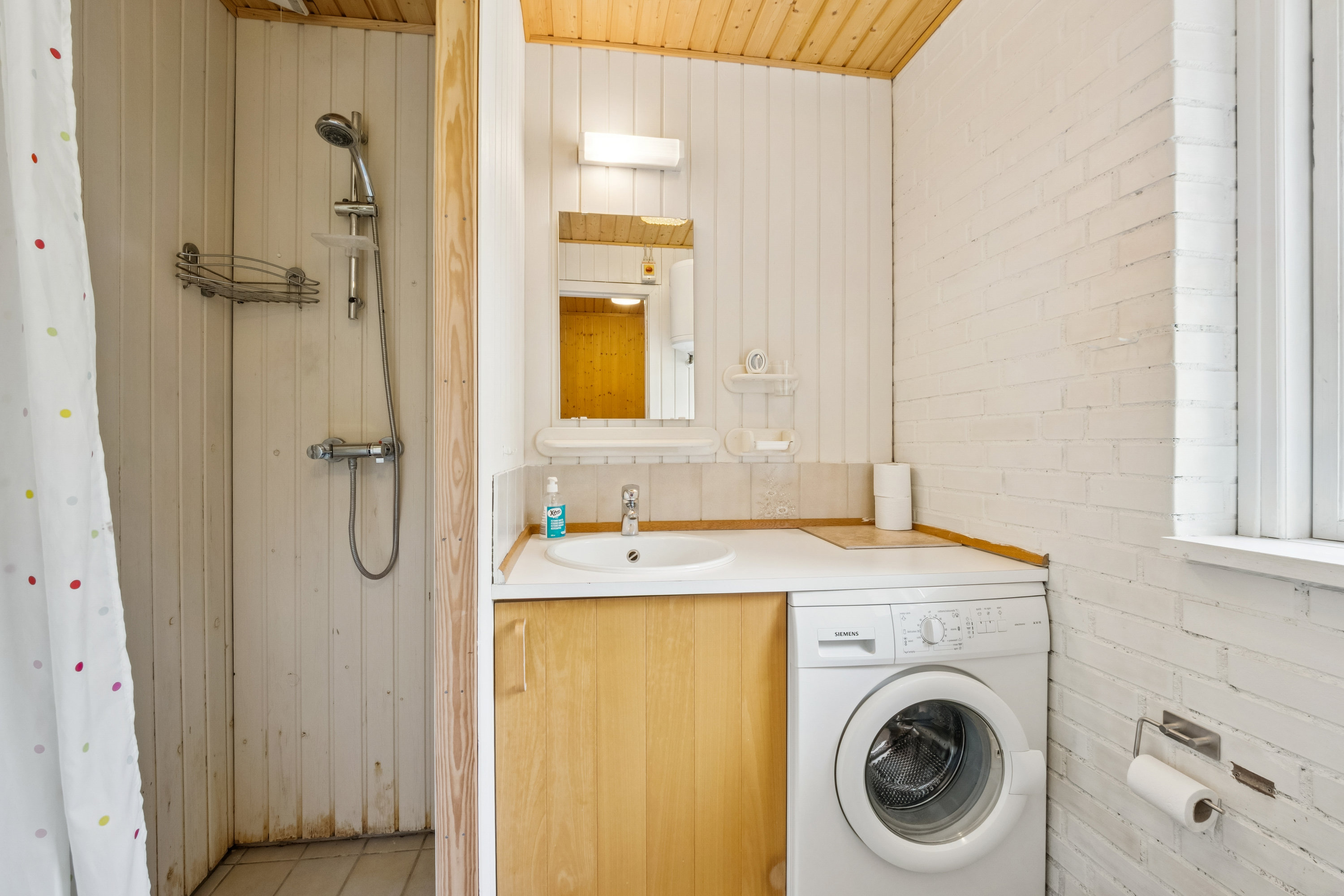 Fremhævet badeværelse billede i fuldskærmstilstand. Billede af Engelstskovvej 20, Færker Vig, 7884 Fur