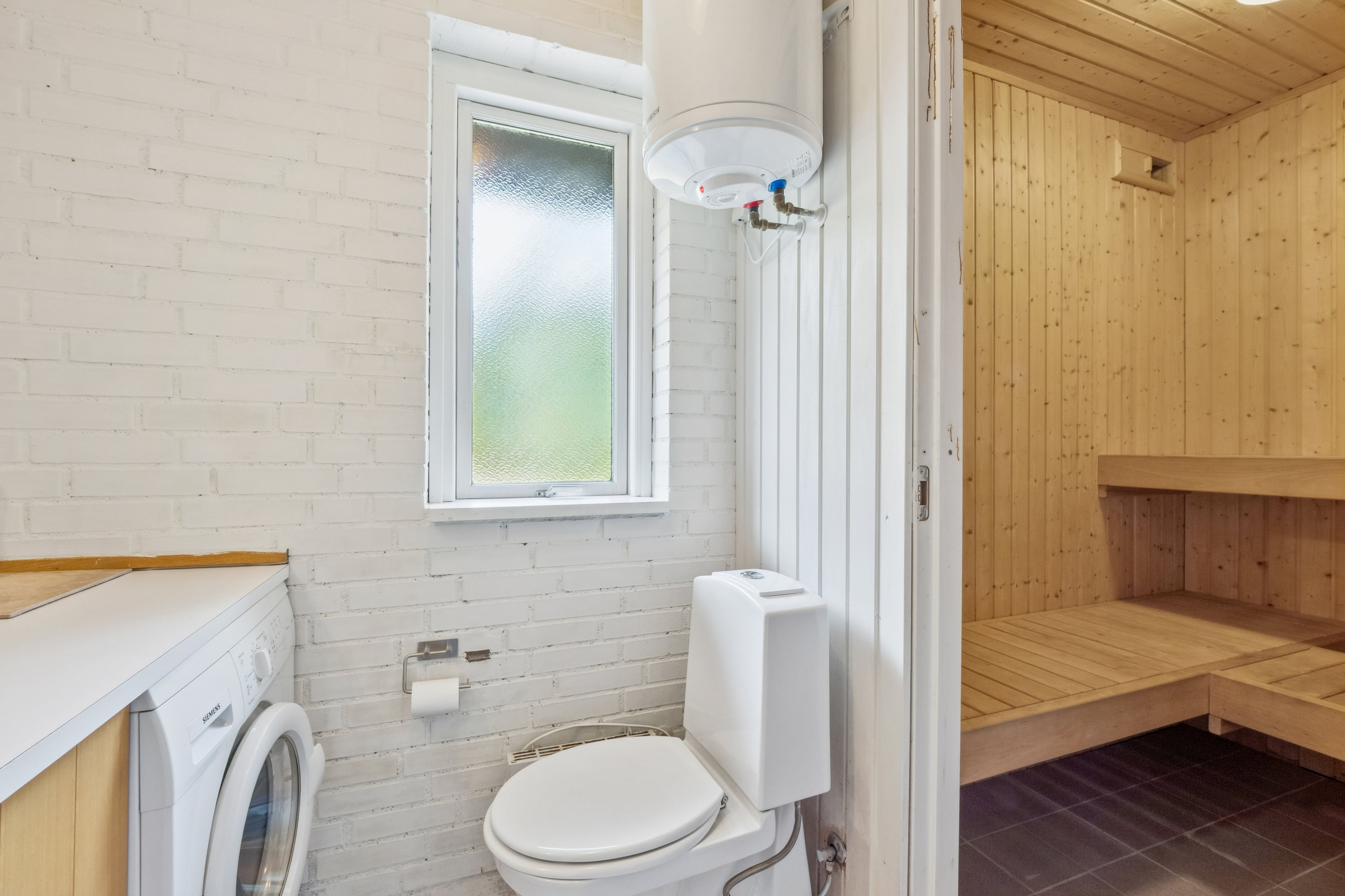 Fremhævet badeværelse billede i fuldskærmstilstand. Billede af Engelstskovvej 20, Færker Vig, 7884 Fur