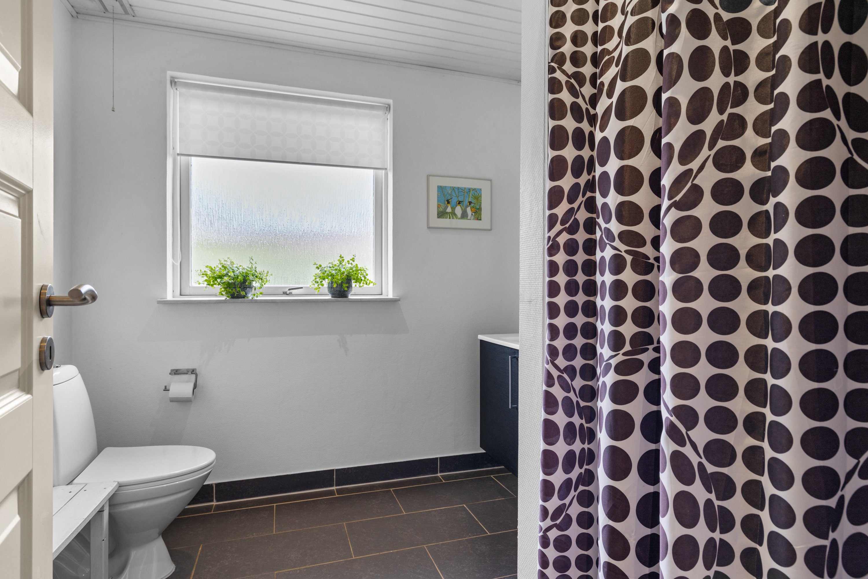 Fremhævet badeværelse billede i fuldskærmstilstand. Billede af Faldsledvej 5, Håstrup, 5600 Faaborg