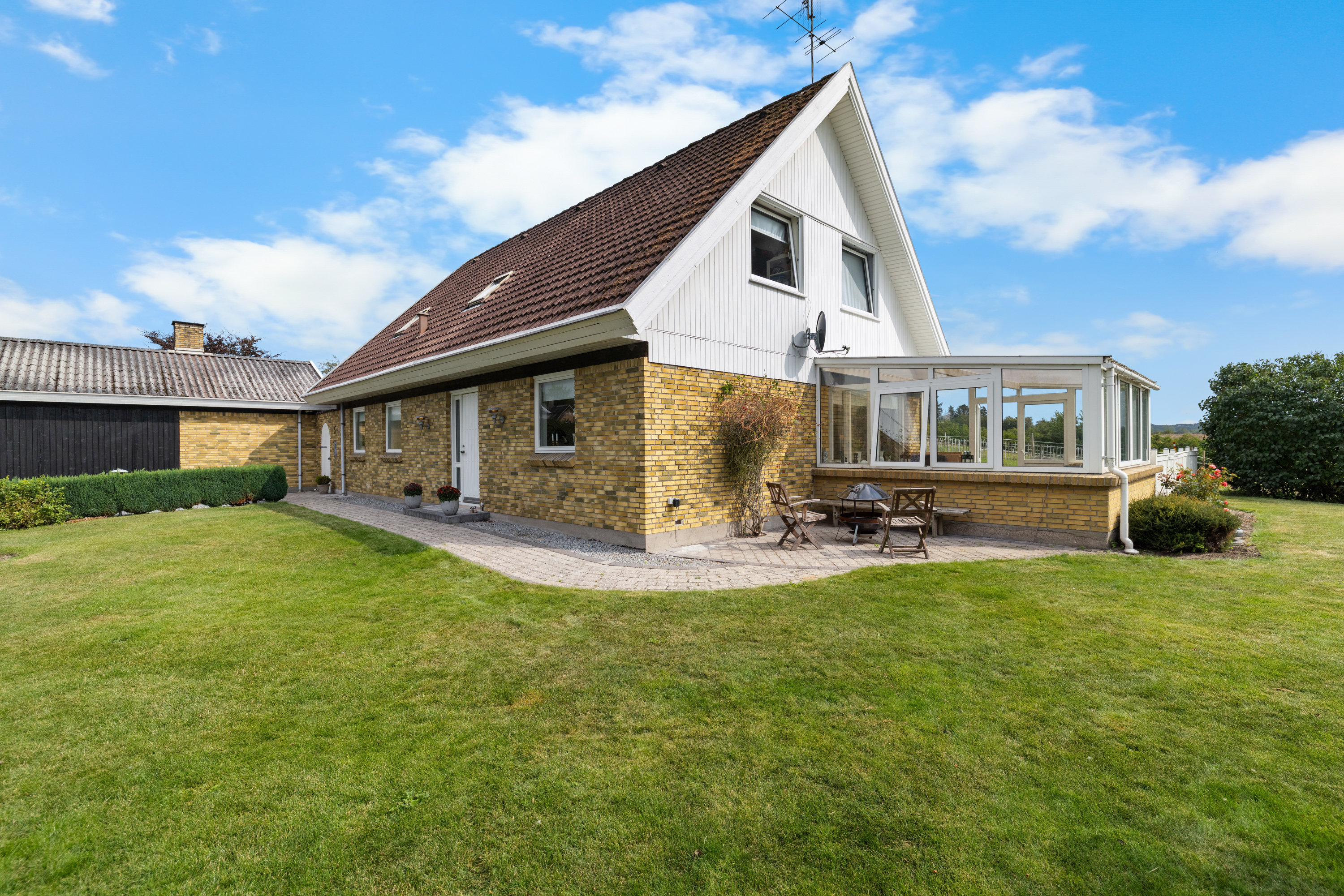 Fremhævet facade billede i fuldskærmstilstand. Billede af Faldsledvej 5, Håstrup, 5600 Faaborg