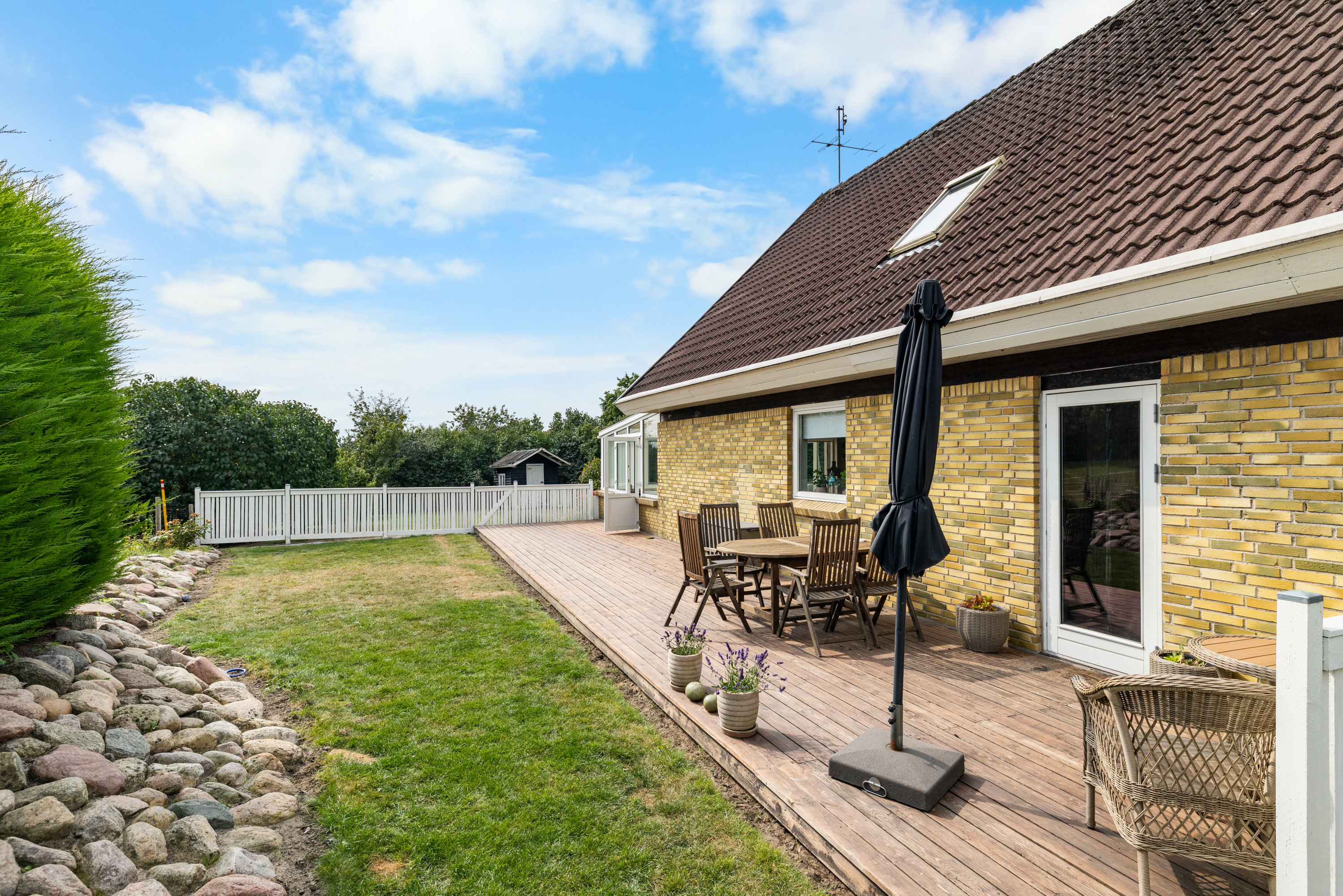 Fremhævet terrasse billede i fuldskærmstilstand. Billede af Faldsledvej 5, Håstrup, 5600 Faaborg