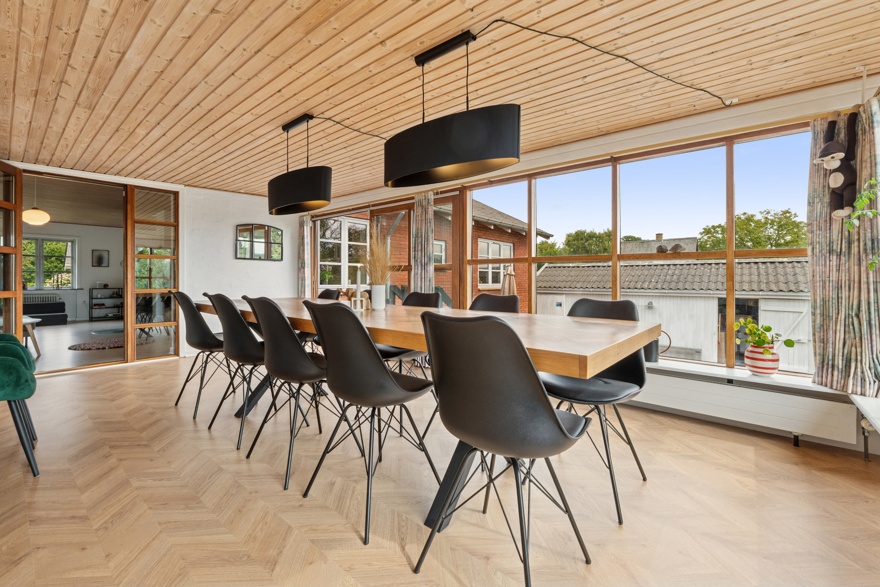 Fremhævet spisestue billede i fuldskærmstilstand. Billede af Stationsvej 68, 5771 Stenstrup