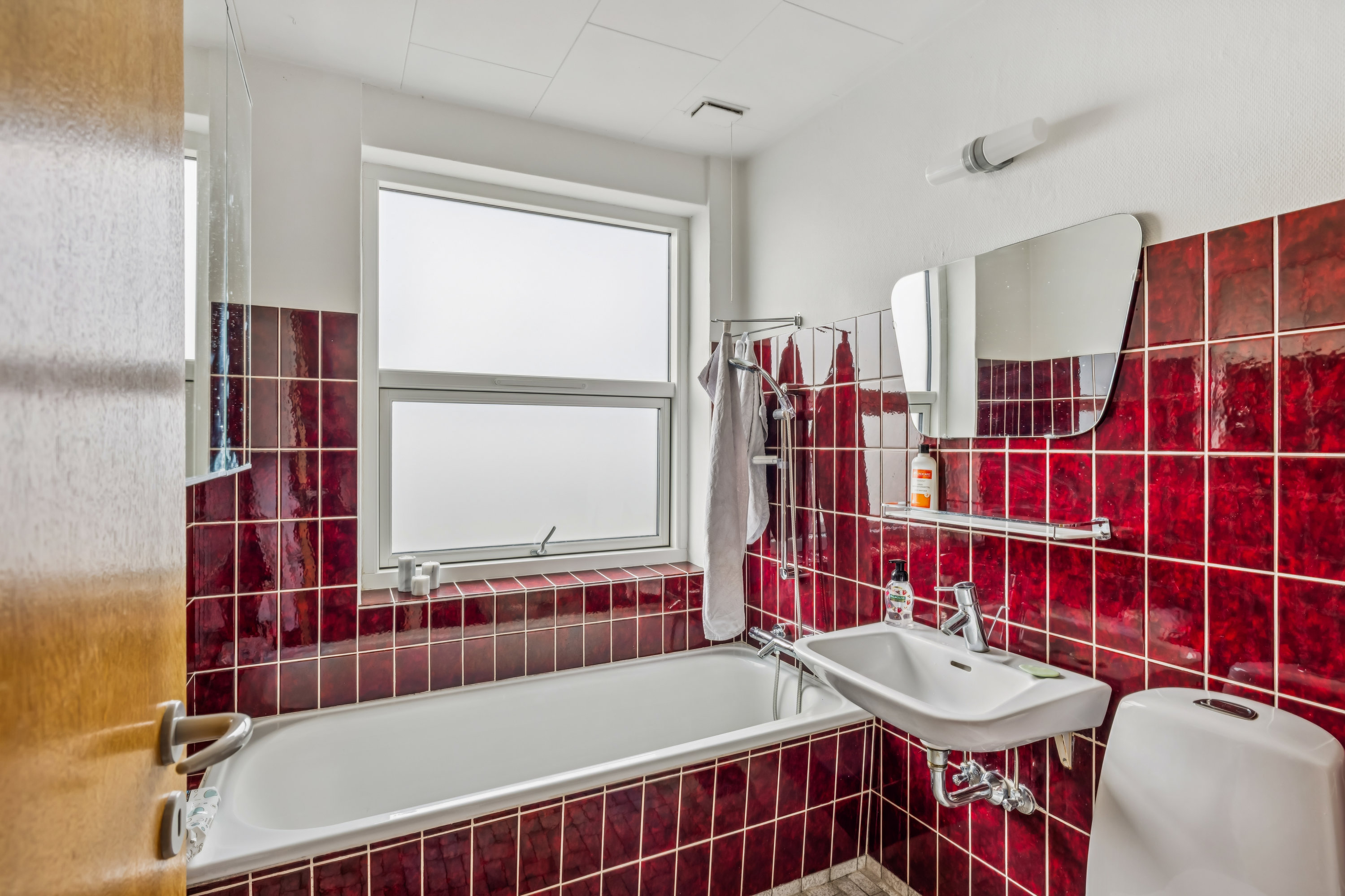 Fremhævet badeværelse billede i fuldskærmstilstand. Billede af Engblommevej 25, 8410 Rønde