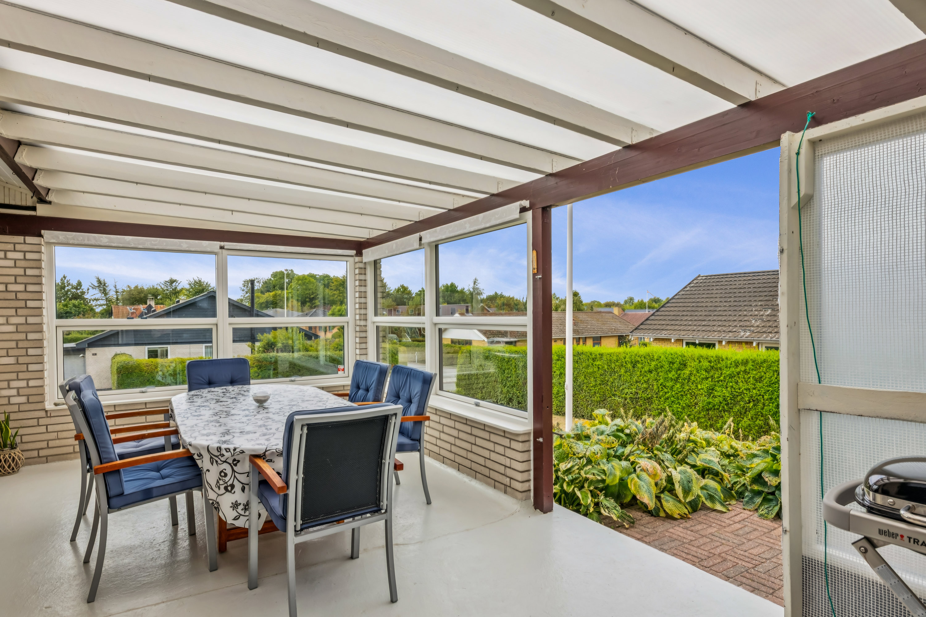 Fremhævet udestue billede i fuldskærmstilstand. Billede af Engblommevej 25, 8410 Rønde