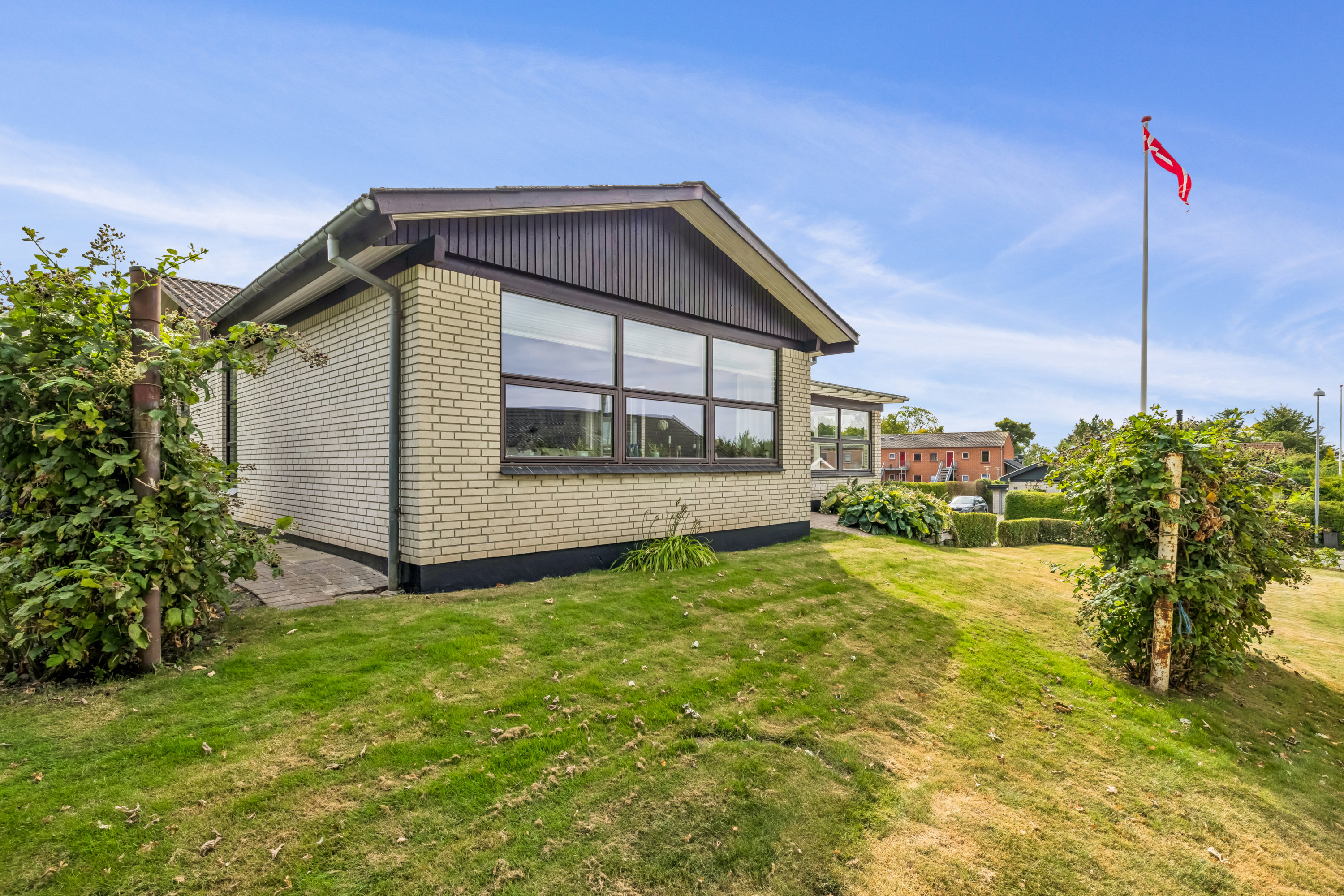 Fremhævet ejendom 1 billede i fuldskærmstilstand. Billede af Engblommevej 25, 8410 Rønde