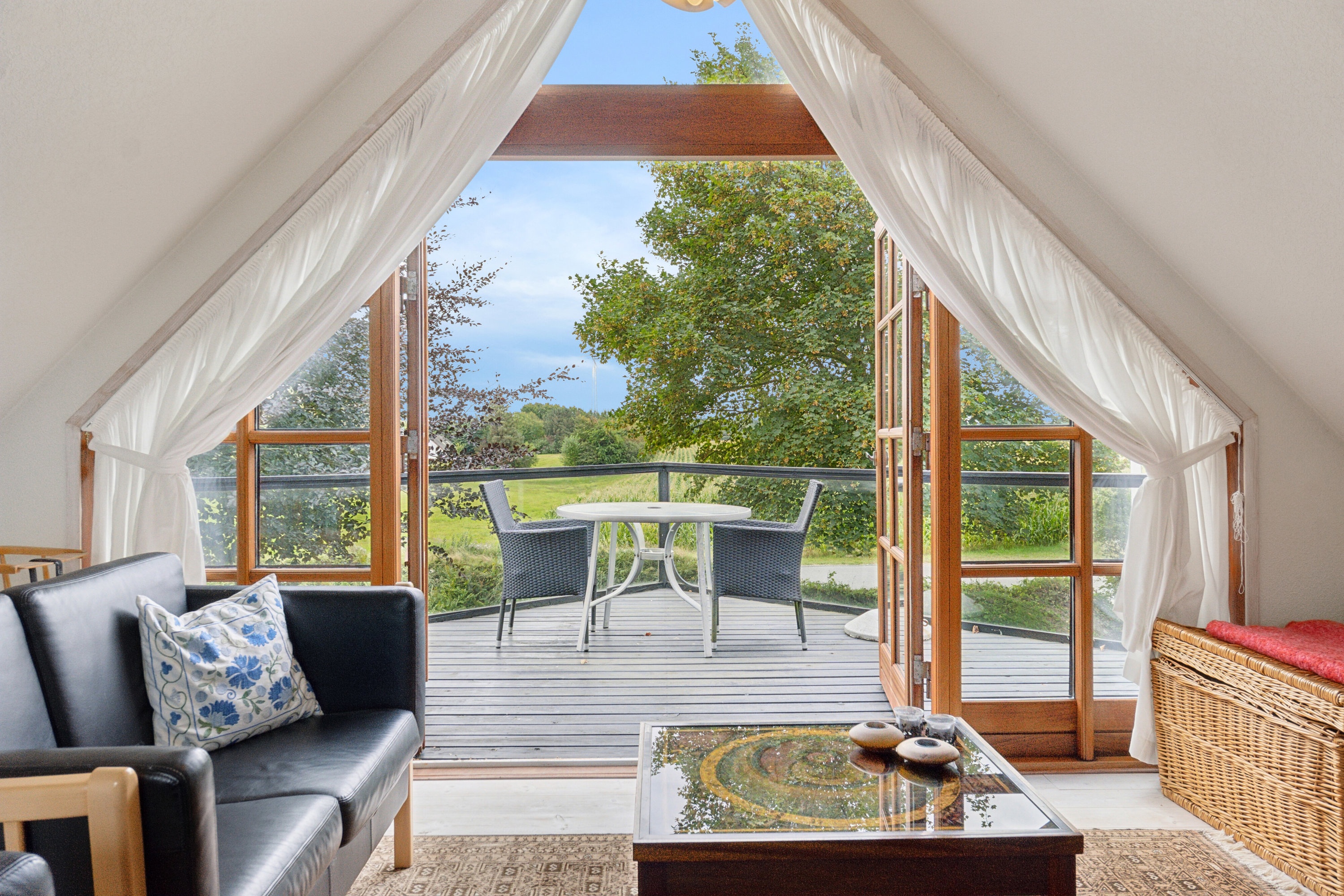 Fremhævet stue billede i fuldskærmstilstand. Billede af Hvirrekærvej 148, Bjergby, 9800 Hjørring