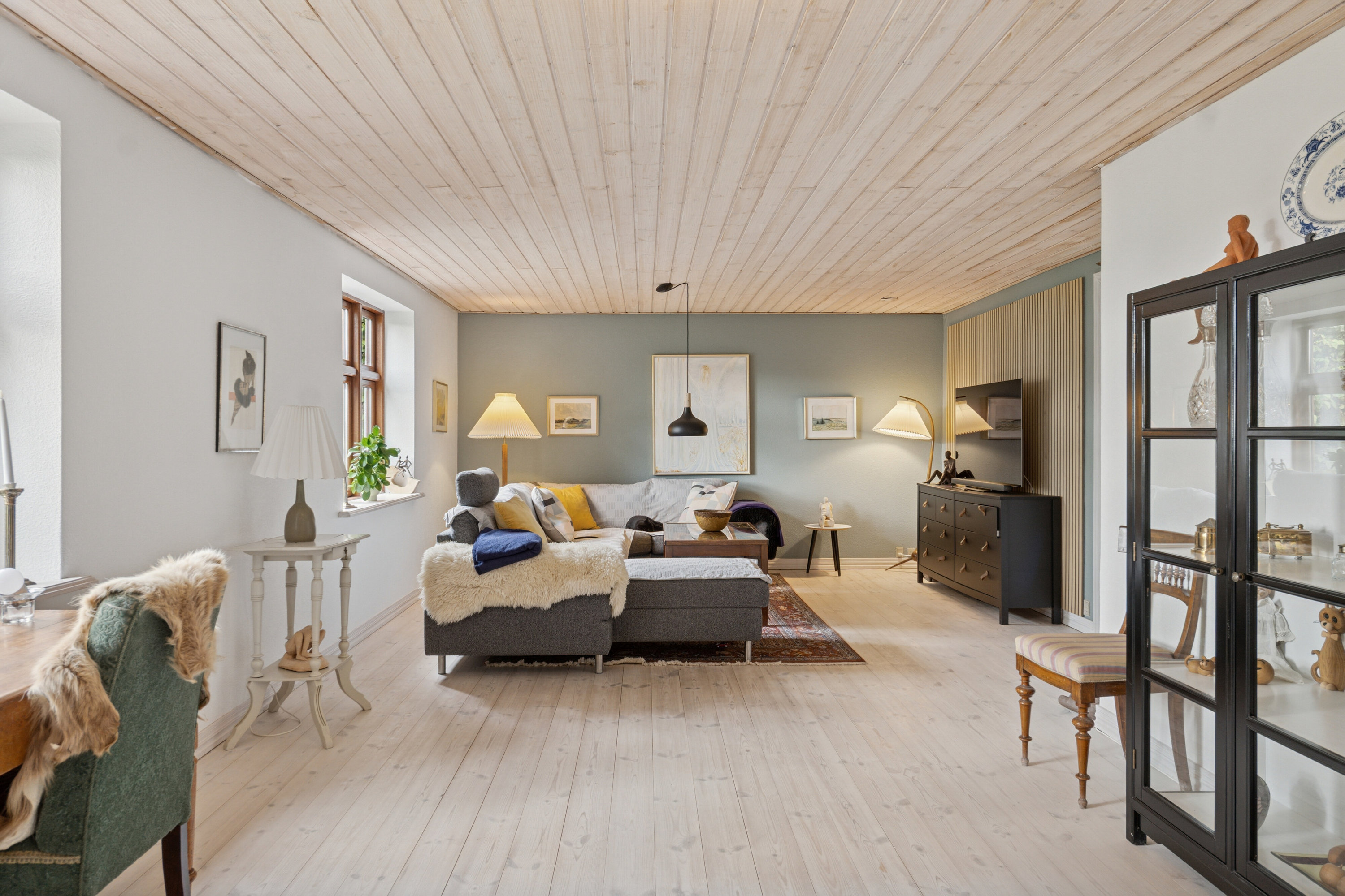 Fremhævet stue billede i fuldskærmstilstand. Billede af Hvirrekærvej 148, Bjergby, 9800 Hjørring