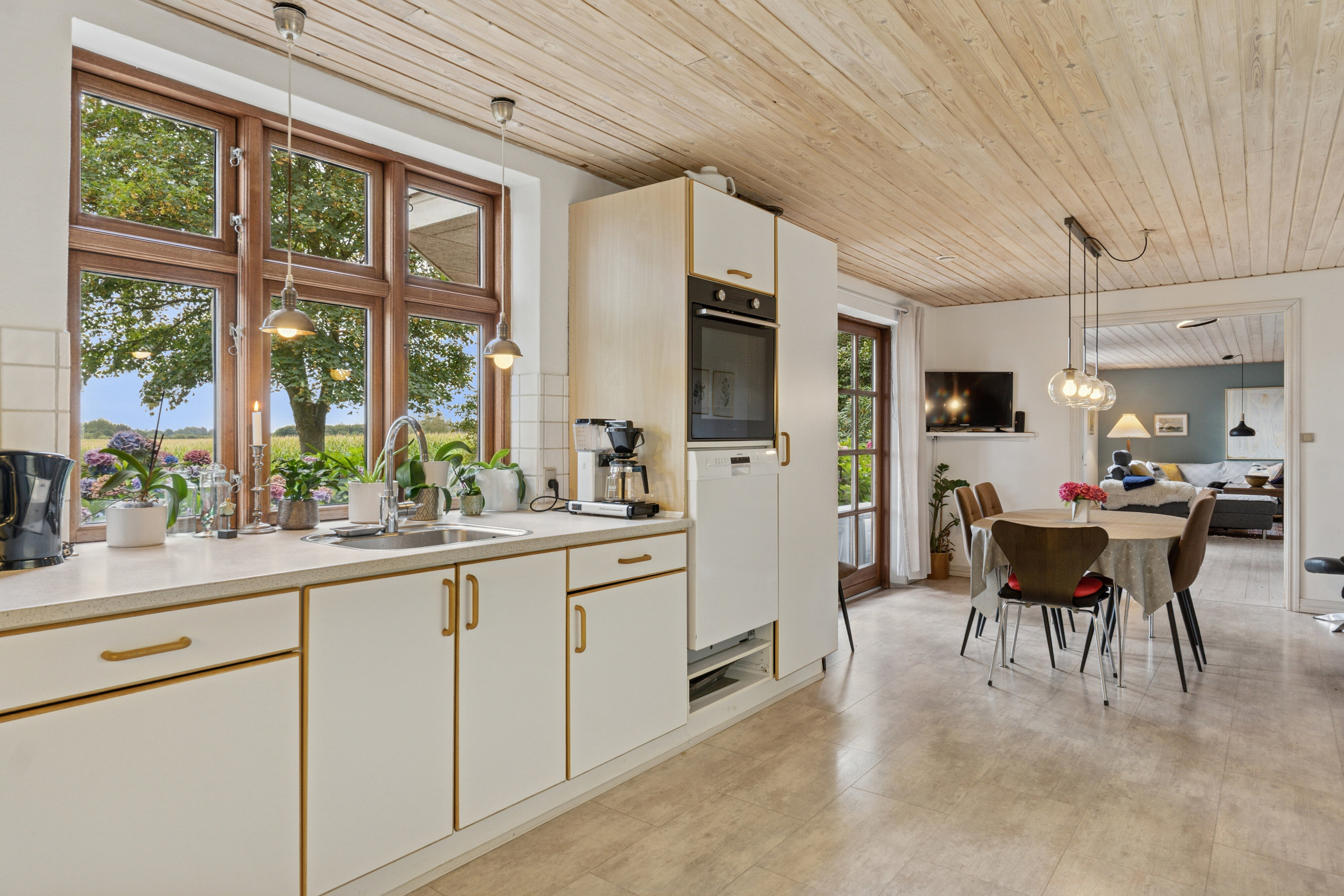 Miniaturebillede 2: køkken. Billede af Hvirrekærvej 148, Bjergby, 9800 Hjørring