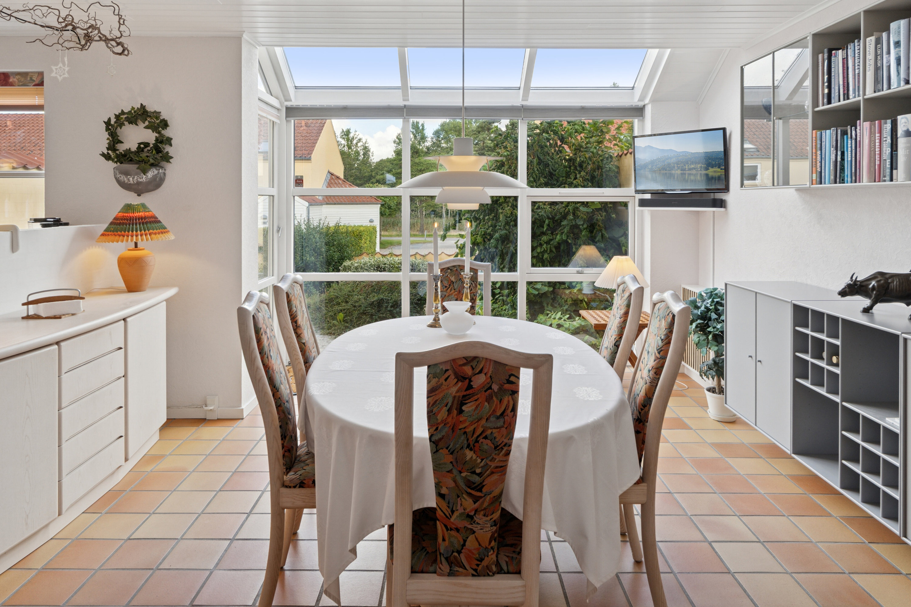 Fremhævet spisestue billede i fuldskærmstilstand. Billede af Dokken 5, 4700 Næstved