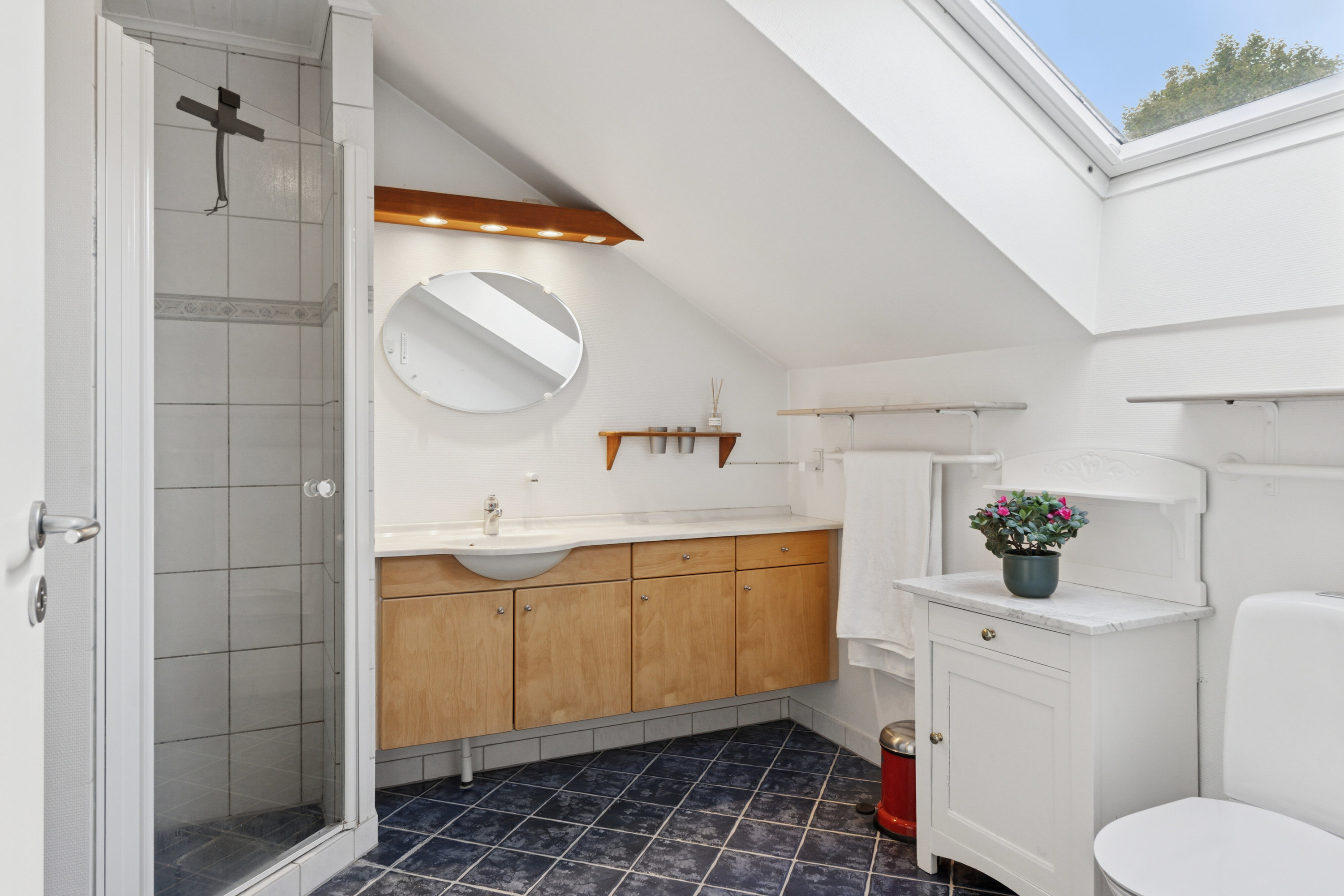 Fremhævet badeværelse billede i fuldskærmstilstand. Billede af Dokken 5, 4700 Næstved