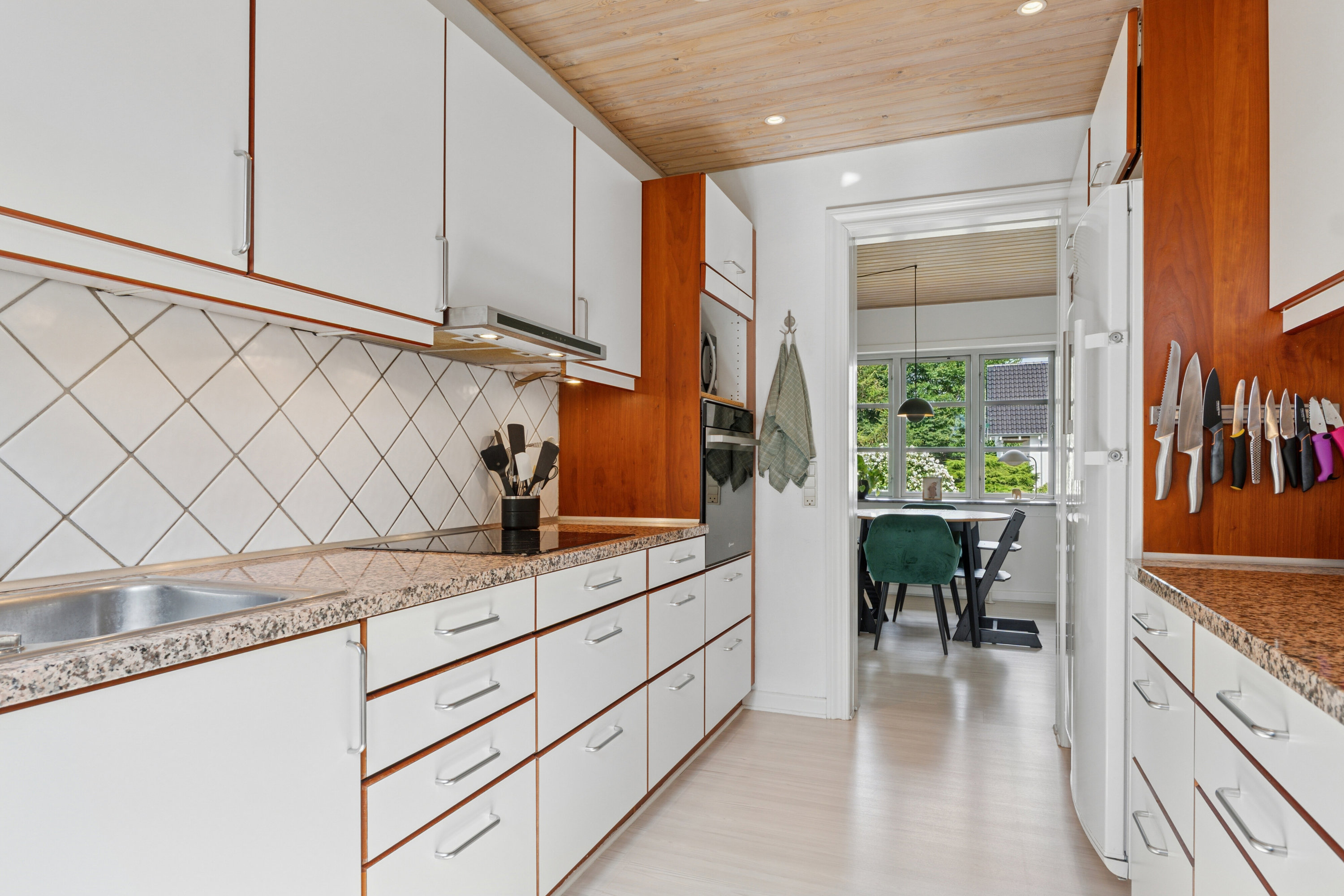 Fremhævet køkken billede i fuldskærmstilstand. Billede af Stationsvej 68, 5771 Stenstrup