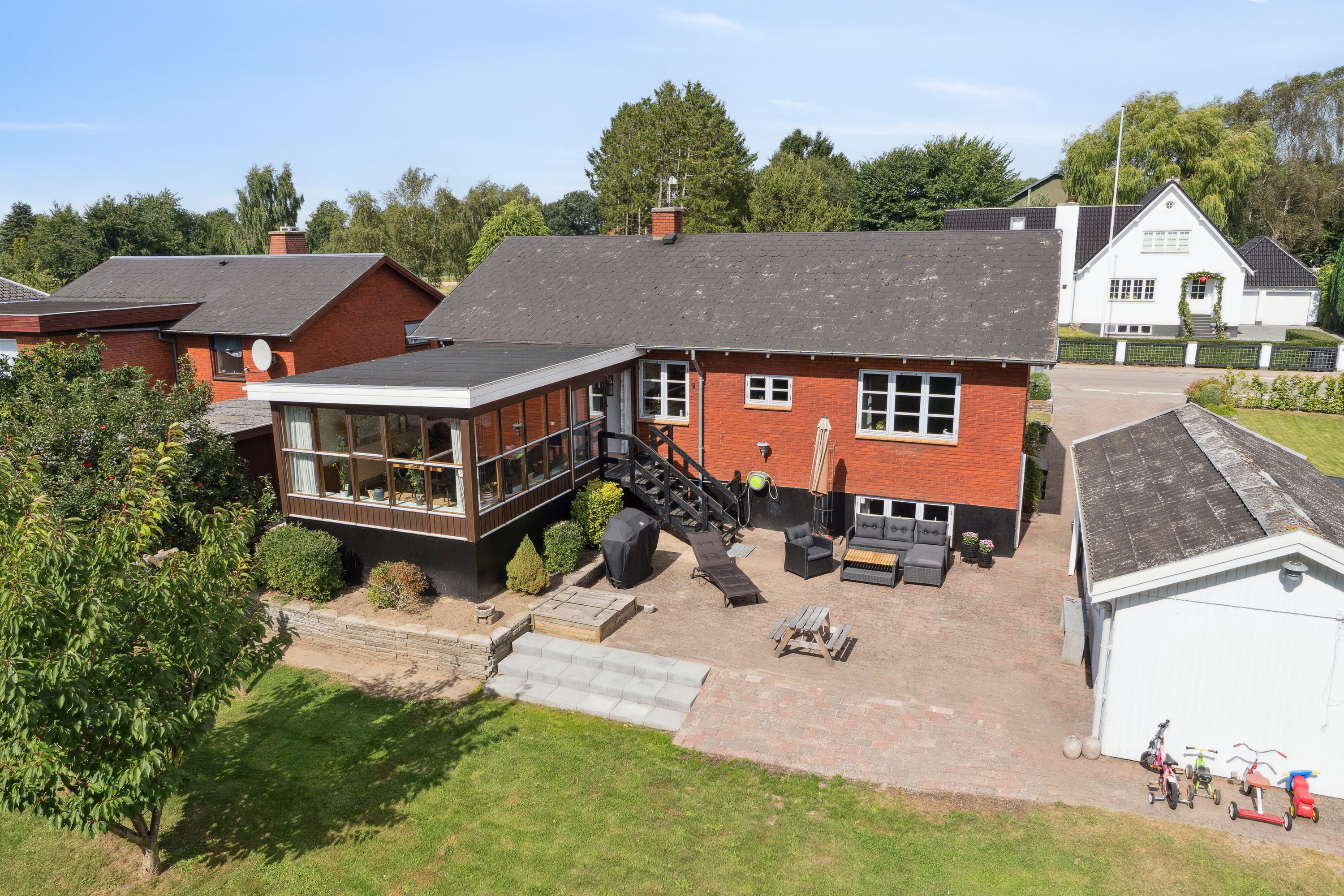 Fremhævet set fra haven billede i fuldskærmstilstand. Billede af Stationsvej 68, 5771 Stenstrup