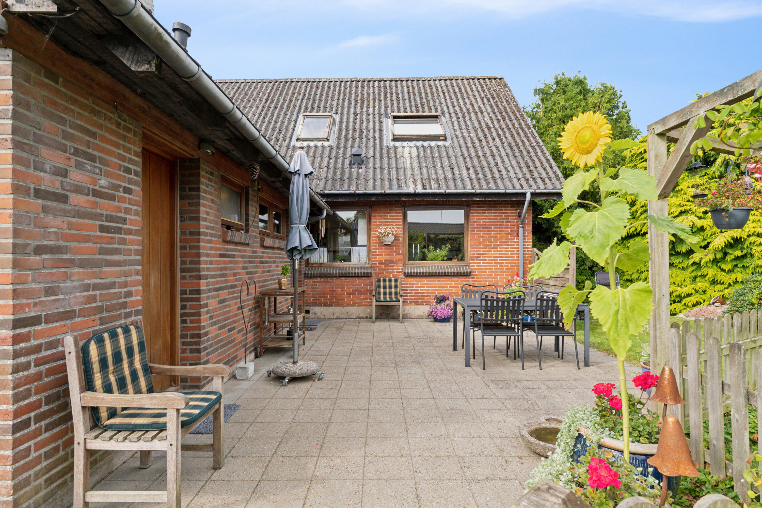 Fremhævet terrasse billede i fuldskærmstilstand. Billede af Måre Byvej 9, Måre, 5853 Ørbæk