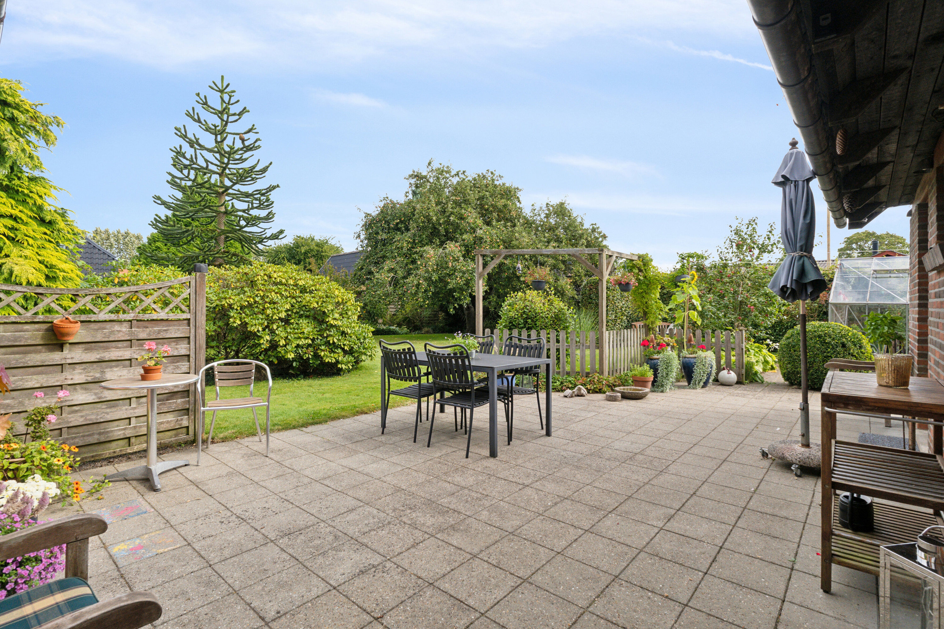 Fremhævet terrasse billede i fuldskærmstilstand. Billede af Måre Byvej 9, Måre, 5853 Ørbæk