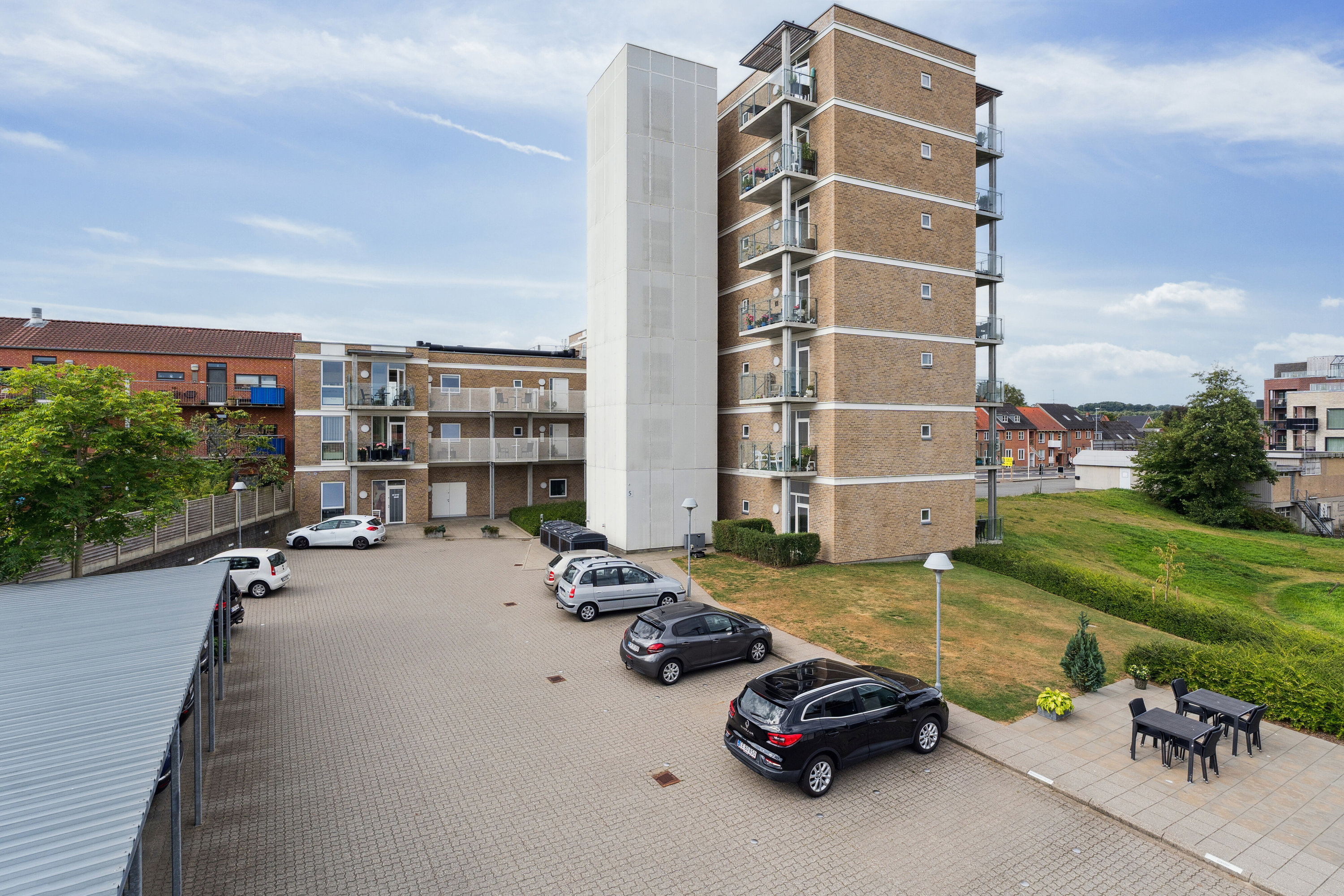 Fremhævet udendørs billede i fuldskærmstilstand. Billede af Tulipanvej 5C, 2., 8600 Silkeborg