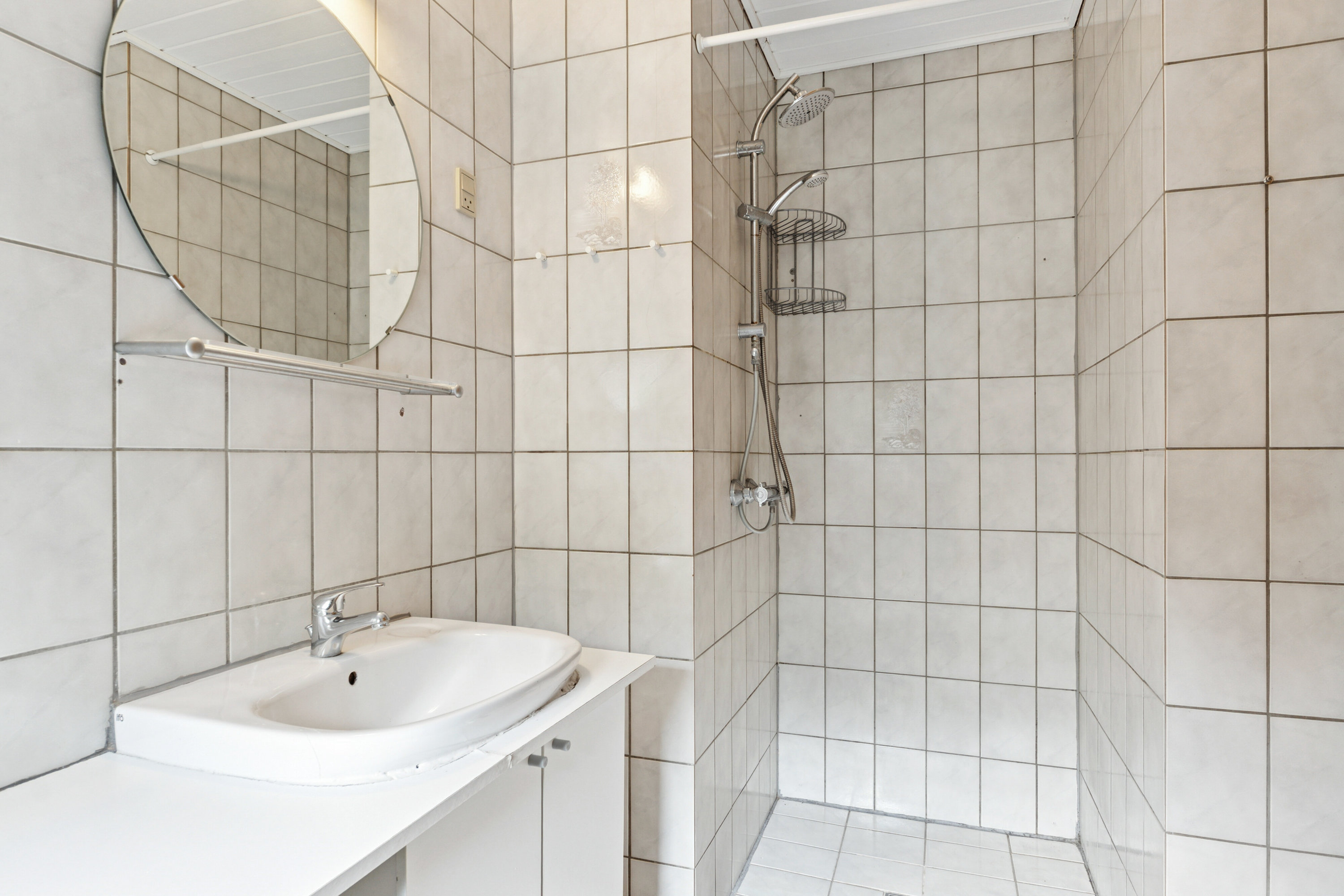 Fremhævet badeværelse billede i fuldskærmstilstand. Billede af Krogsgårdsvej 13F, Hvam, 8620 Kjellerup