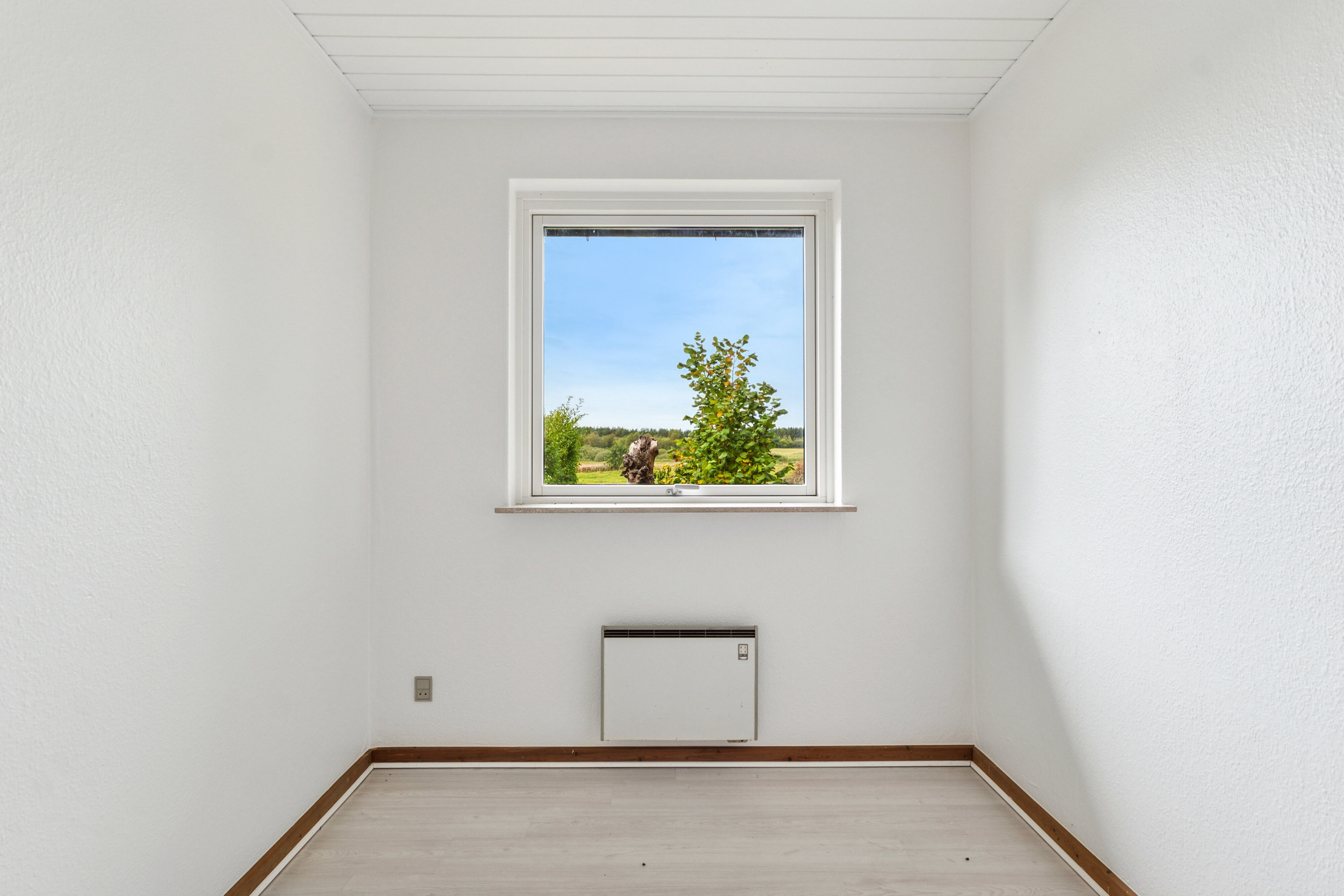 Fremhævet soveværelse billede i fuldskærmstilstand. Billede af Krogsgårdsvej 13F, Hvam, 8620 Kjellerup