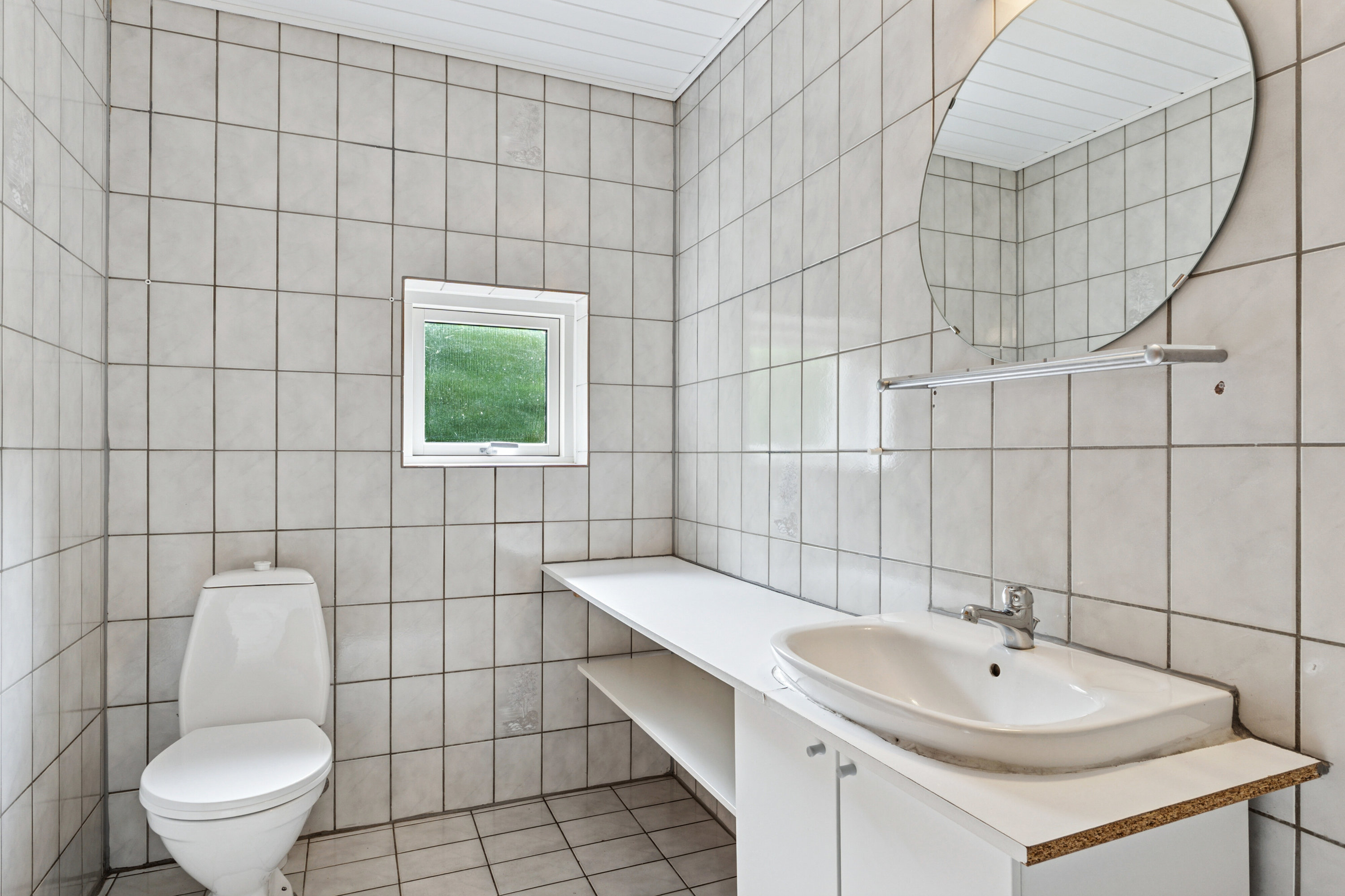 Fremhævet badeværelse billede i fuldskærmstilstand. Billede af Krogsgårdsvej 13F, Hvam, 8620 Kjellerup