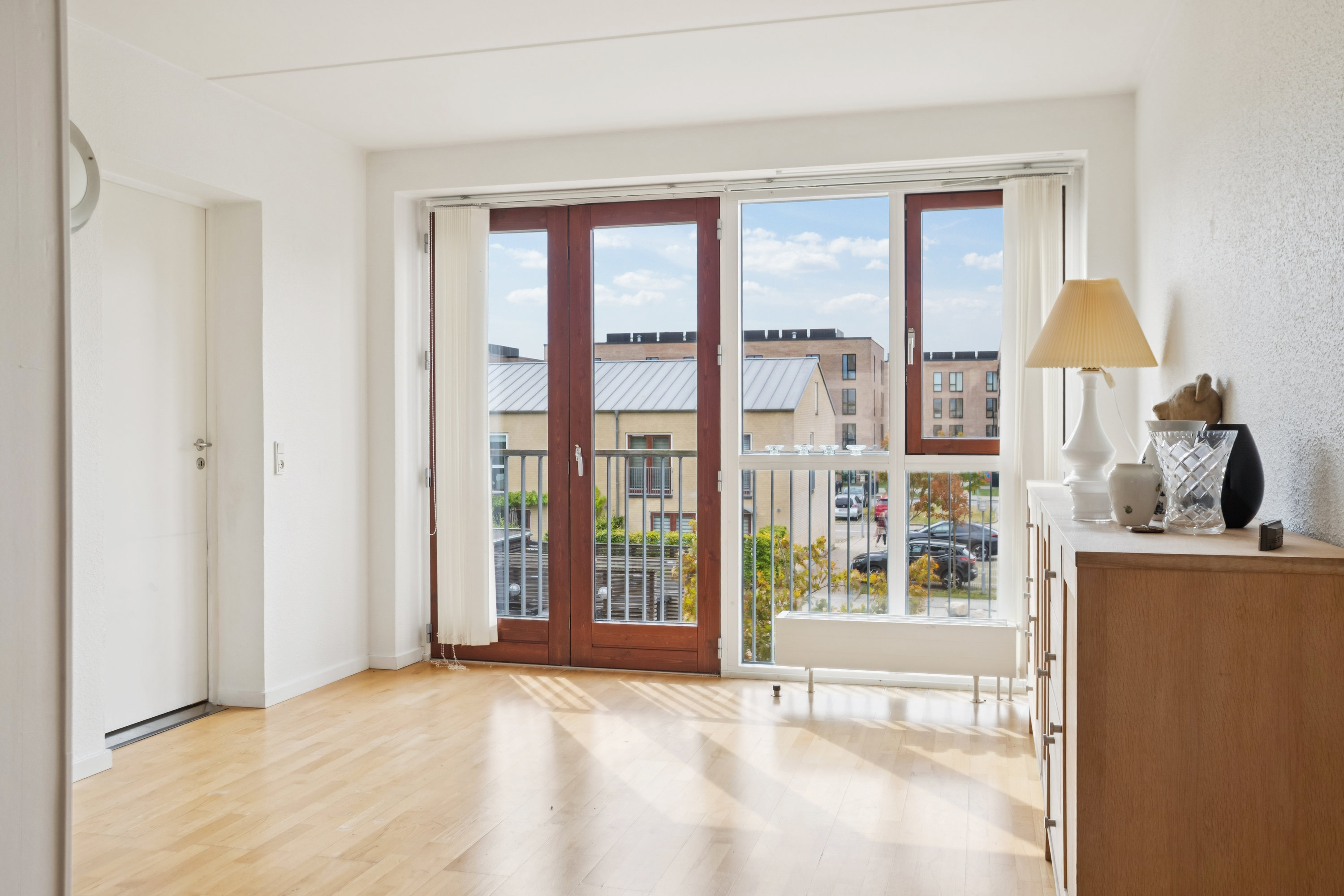 Fremhævet stue billede i fuldskærmstilstand. Billede af Skjeberg Alle 43, 1. th., Høje Taastrup, 2630 Taastrup