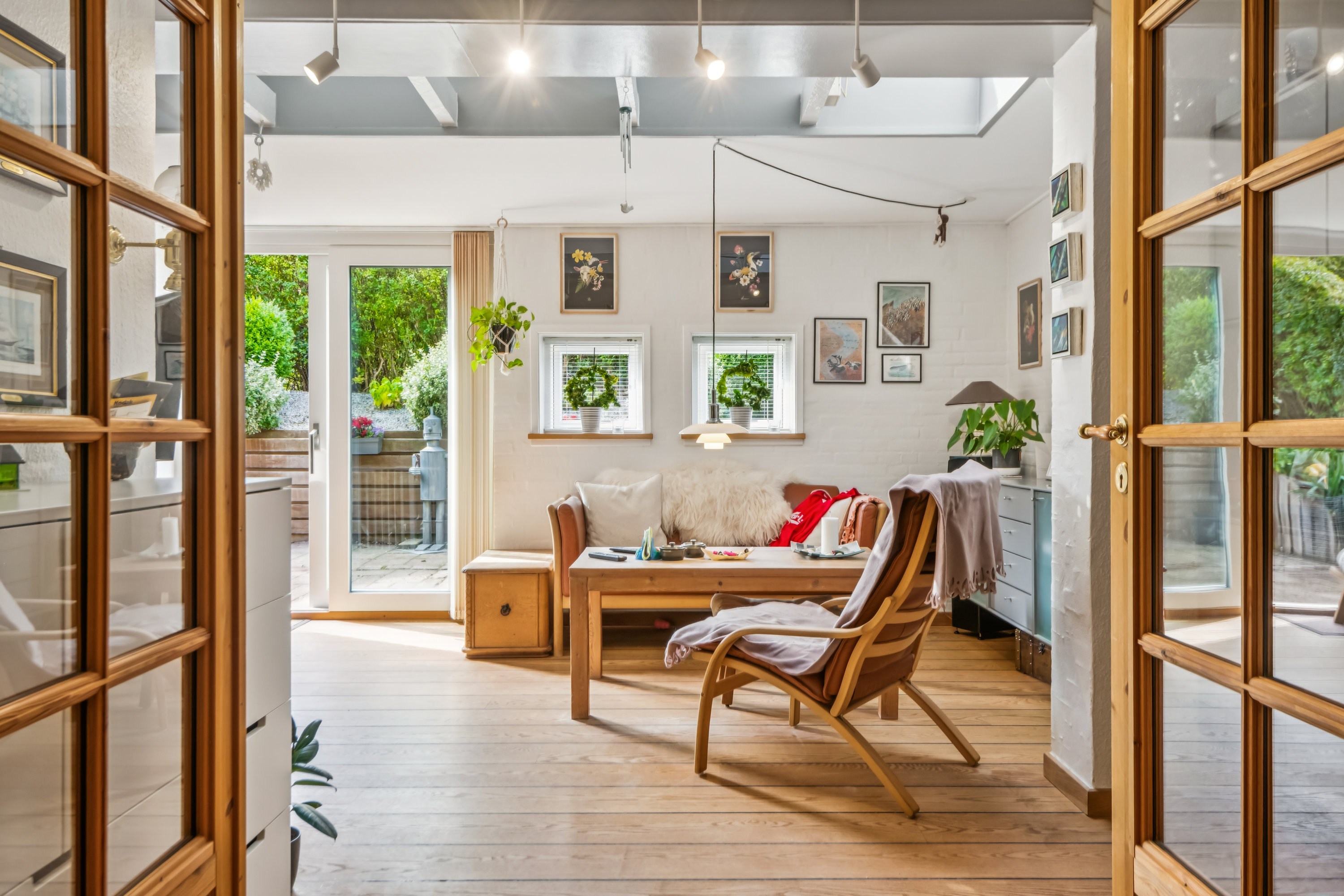 Fremhævet spisestue billede i fuldskærmstilstand. Billede af Godske Lindenovs Vej 211, Gug, 9210 Aalborg SØ