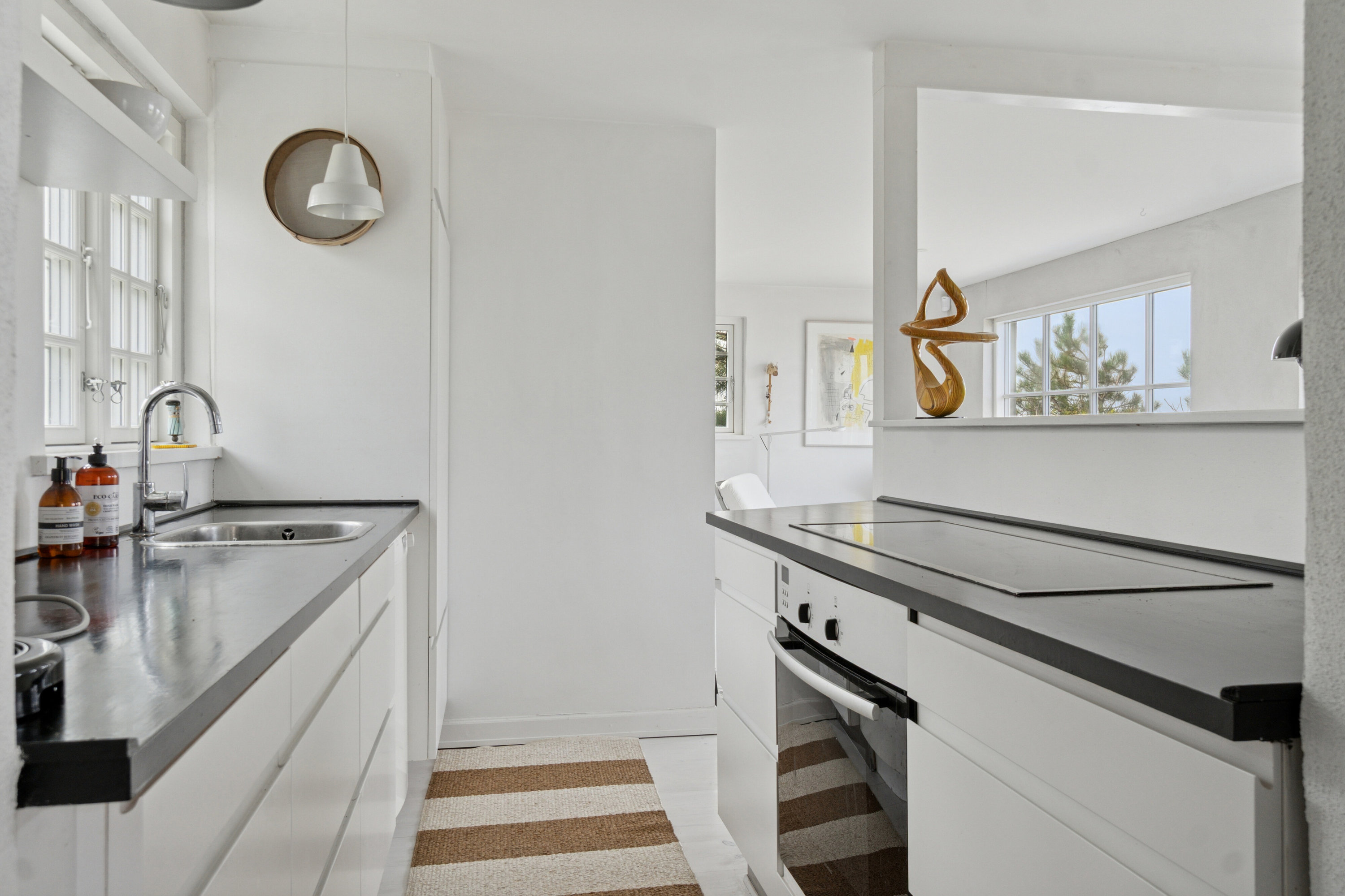 Fremhævet køkken billede i fuldskærmstilstand. Billede af Kystagervej 2, Svallerup, 4400 Kalundborg