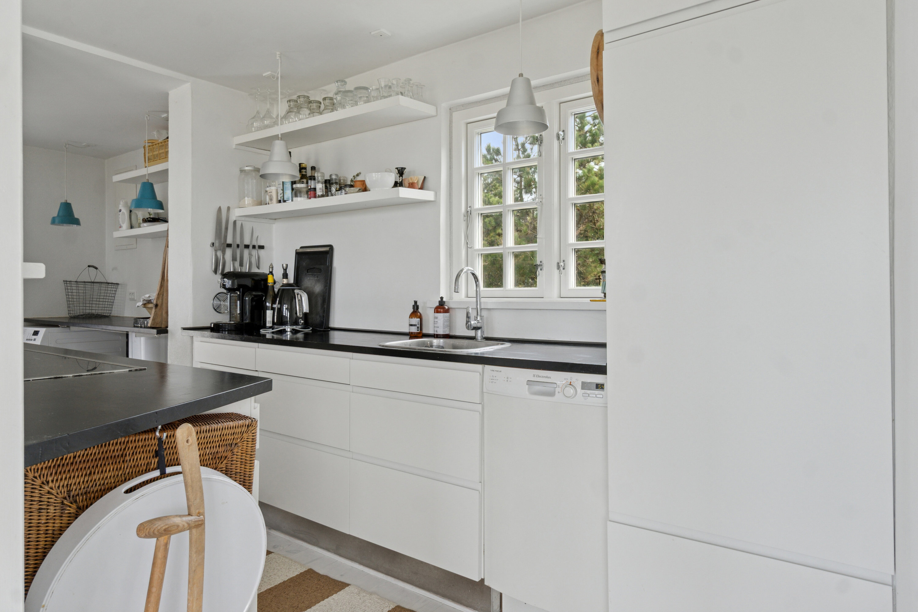 Fremhævet køkken billede i fuldskærmstilstand. Billede af Kystagervej 2, Svallerup, 4400 Kalundborg