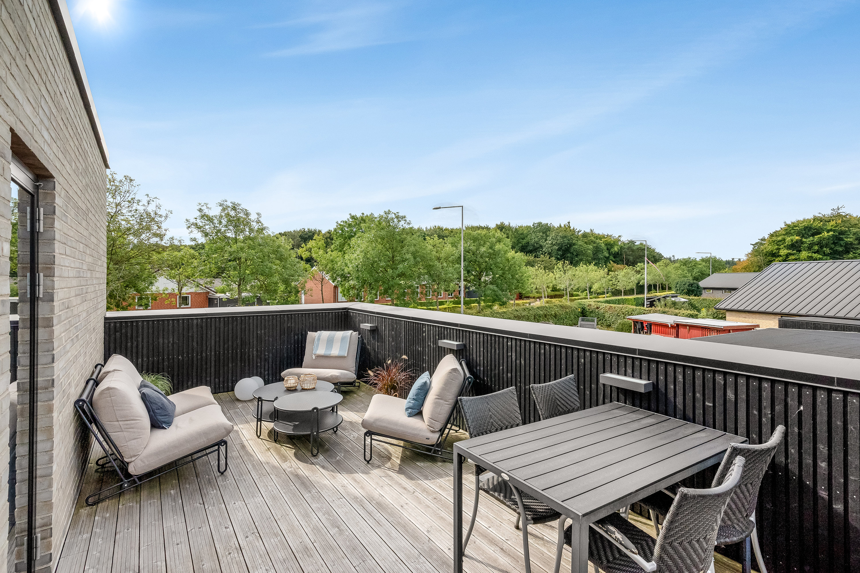 Fremhævet tagterrasse billede i fuldskærmstilstand. Billede af Krimpendam 7A, 7500 Holstebro