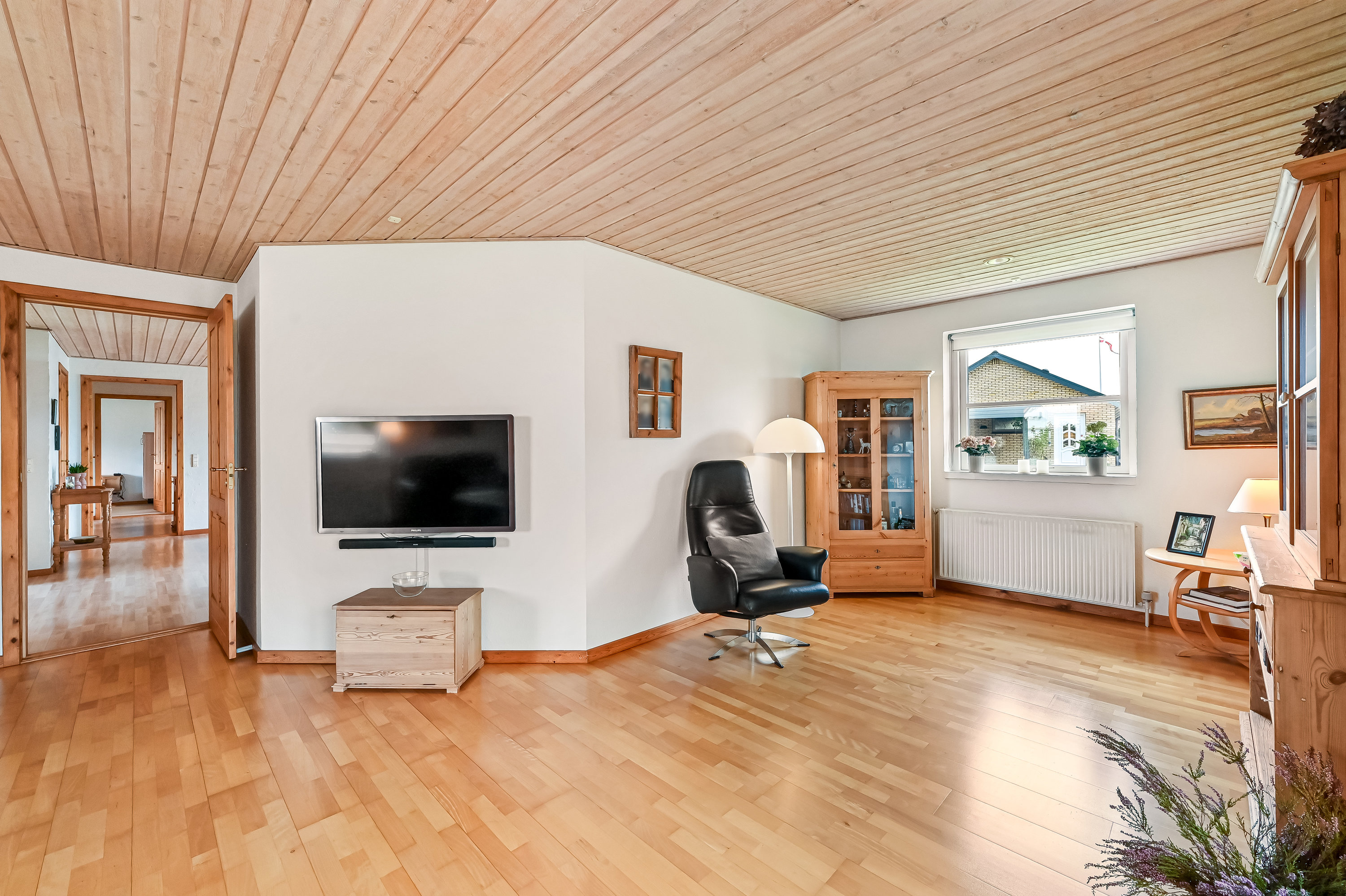 Fremhævet stue billede i fuldskærmstilstand. Billede af Vester Alle 16, 6933 Kibæk