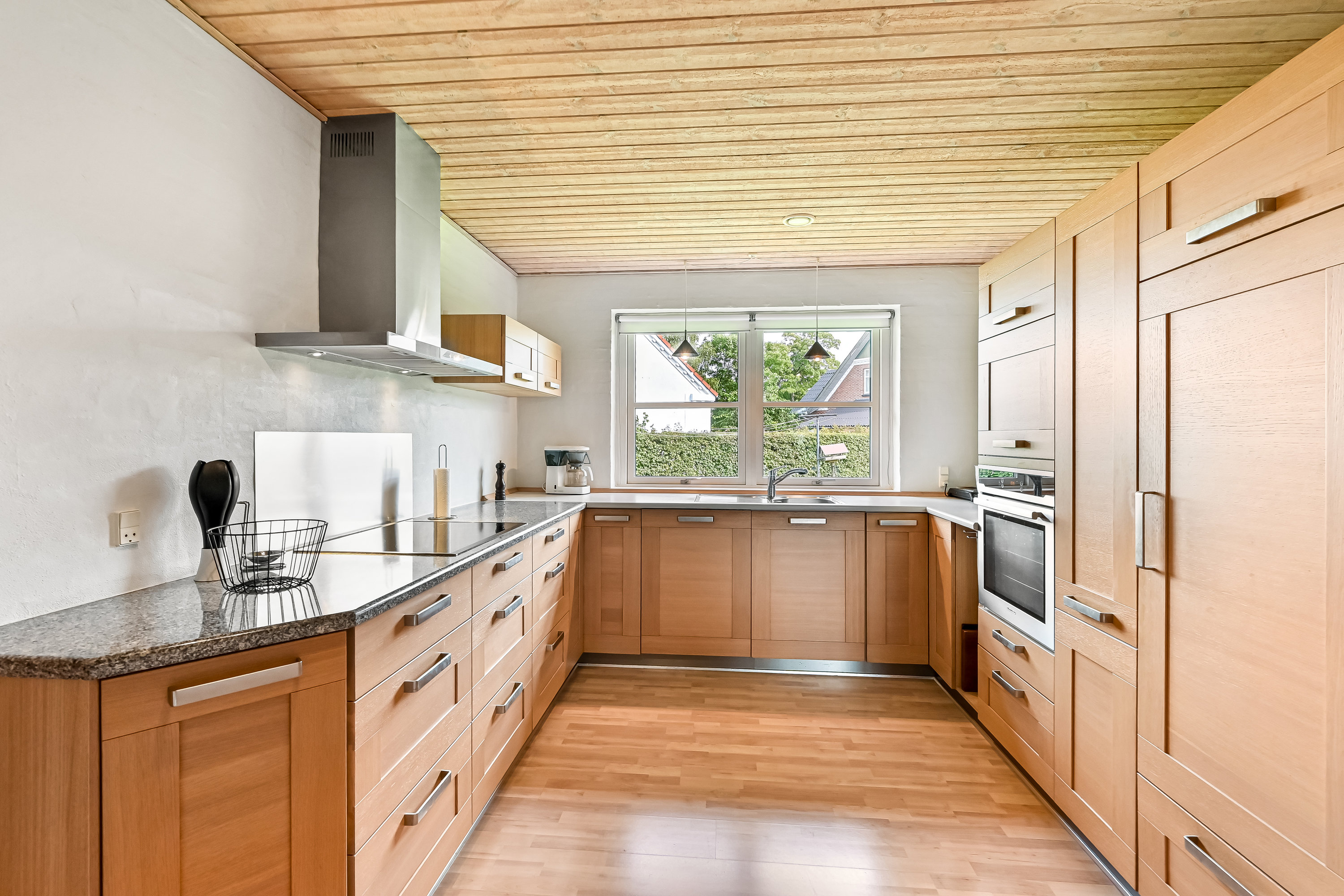 Fremhævet køkken billede i fuldskærmstilstand. Billede af Vester Alle 16, 6933 Kibæk