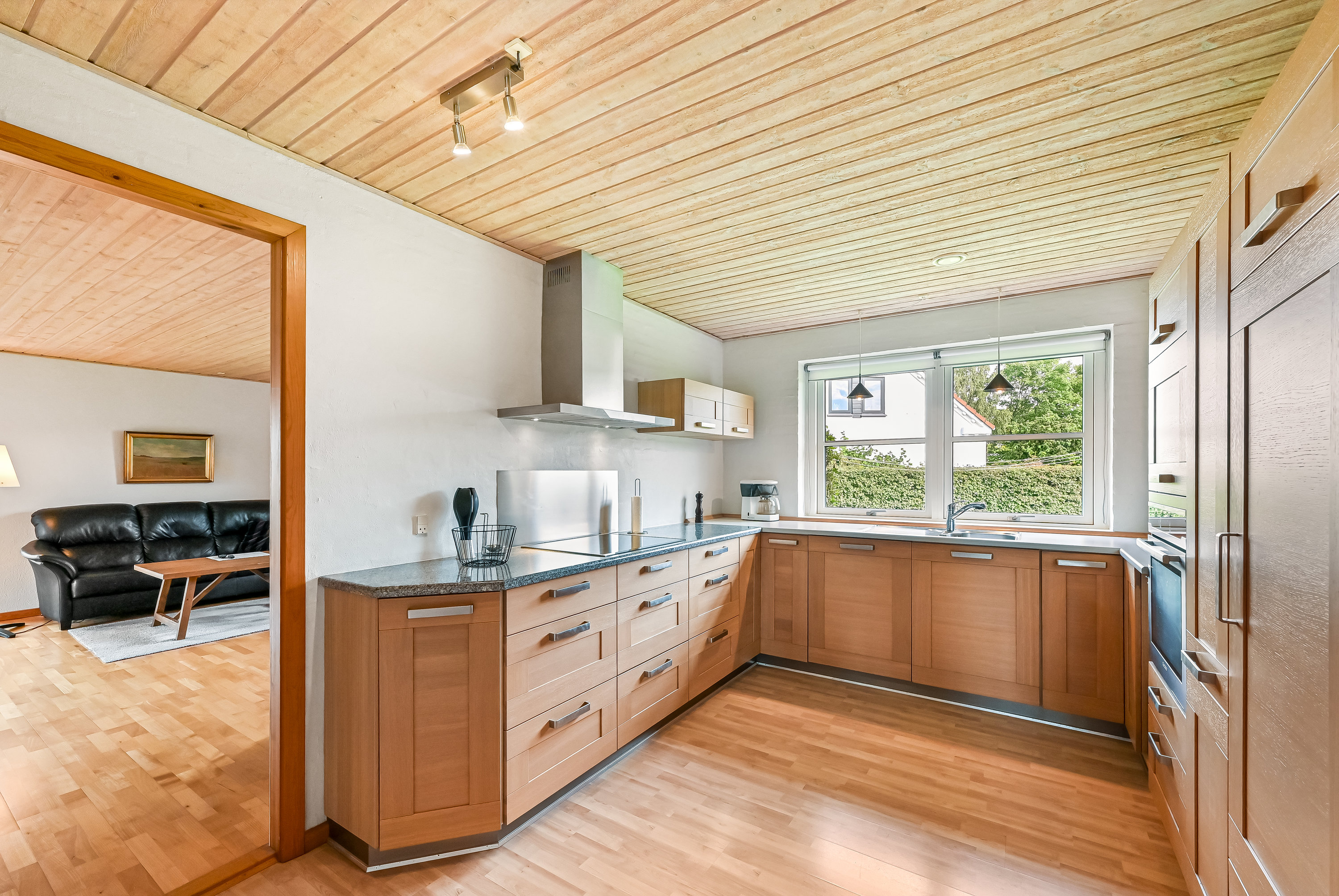 Fremhævet køkken billede i fuldskærmstilstand. Billede af Vester Alle 16, 6933 Kibæk