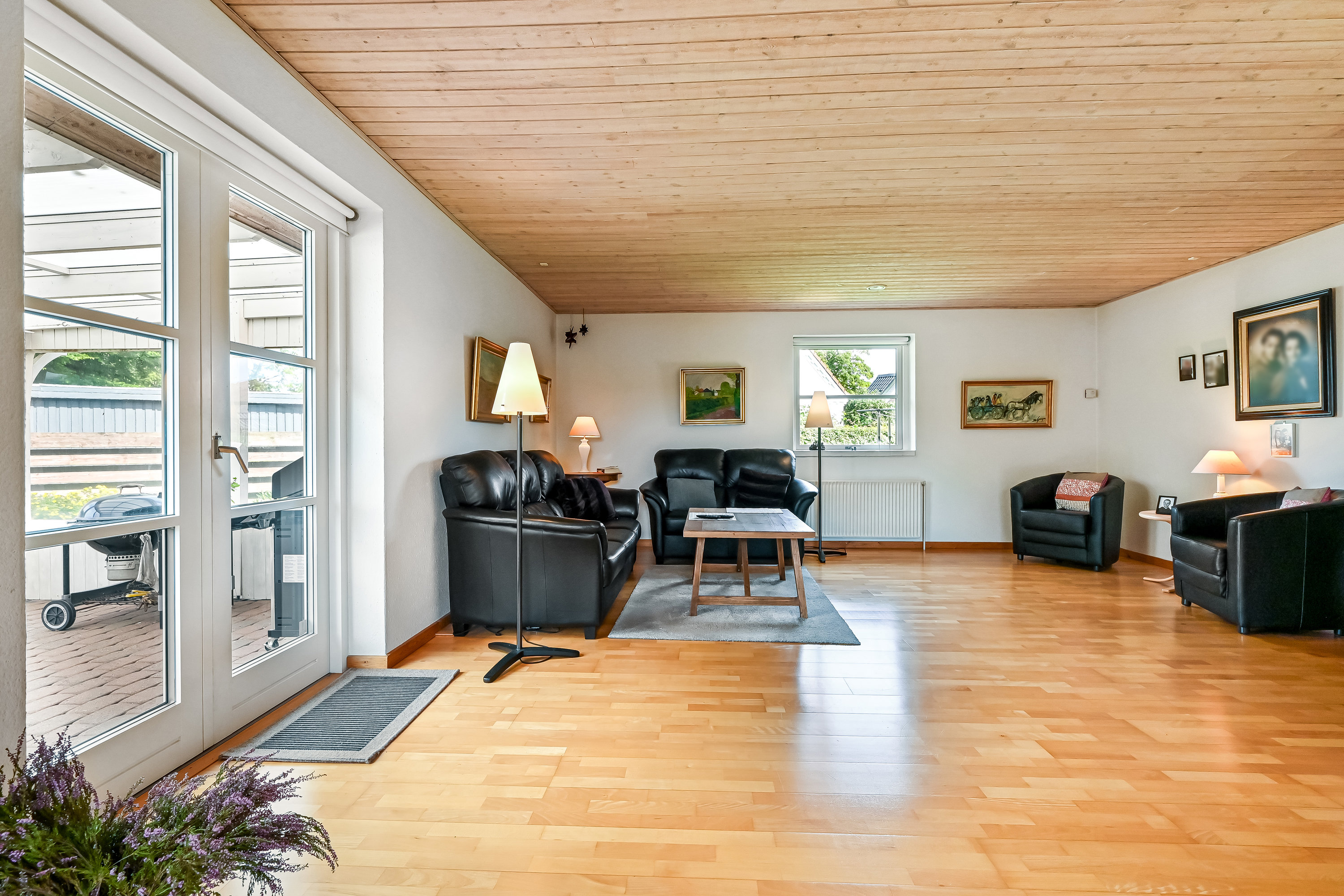 Fremhævet stue billede i fuldskærmstilstand. Billede af Vester Alle 16, 6933 Kibæk