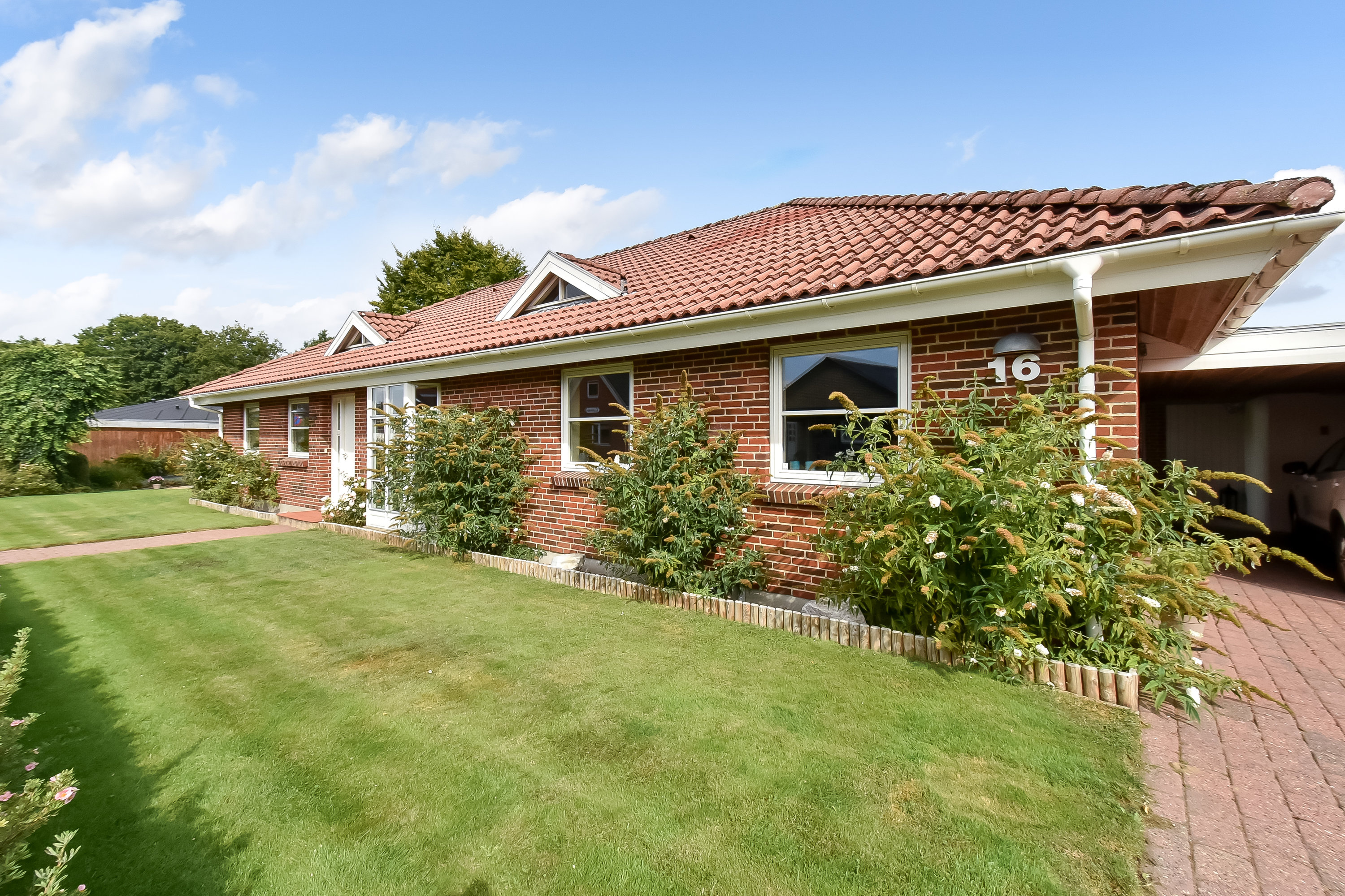 Fremhævet ejendommen billede i fuldskærmstilstand. Billede af Vester Alle 16, 6933 Kibæk