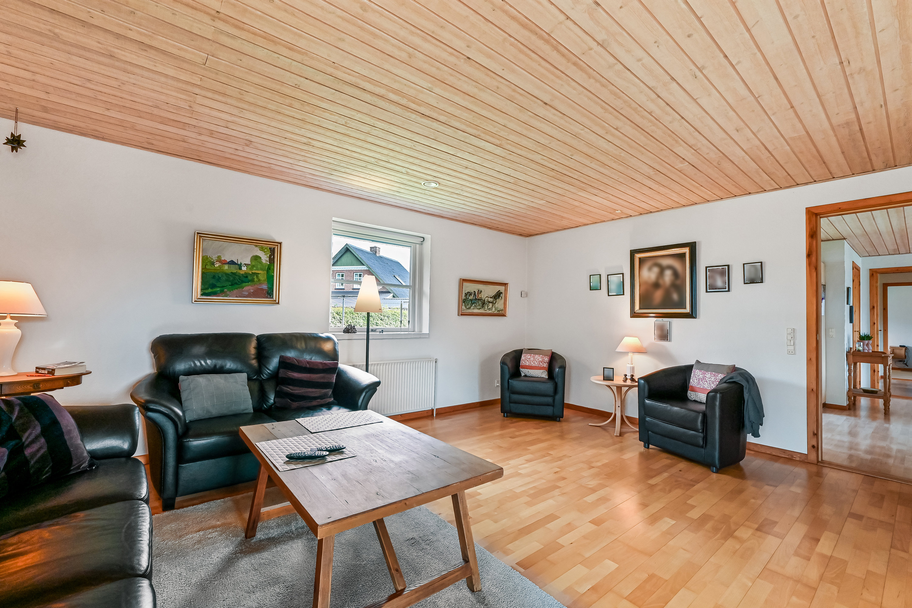 Fremhævet stue billede i fuldskærmstilstand. Billede af Vester Alle 16, 6933 Kibæk