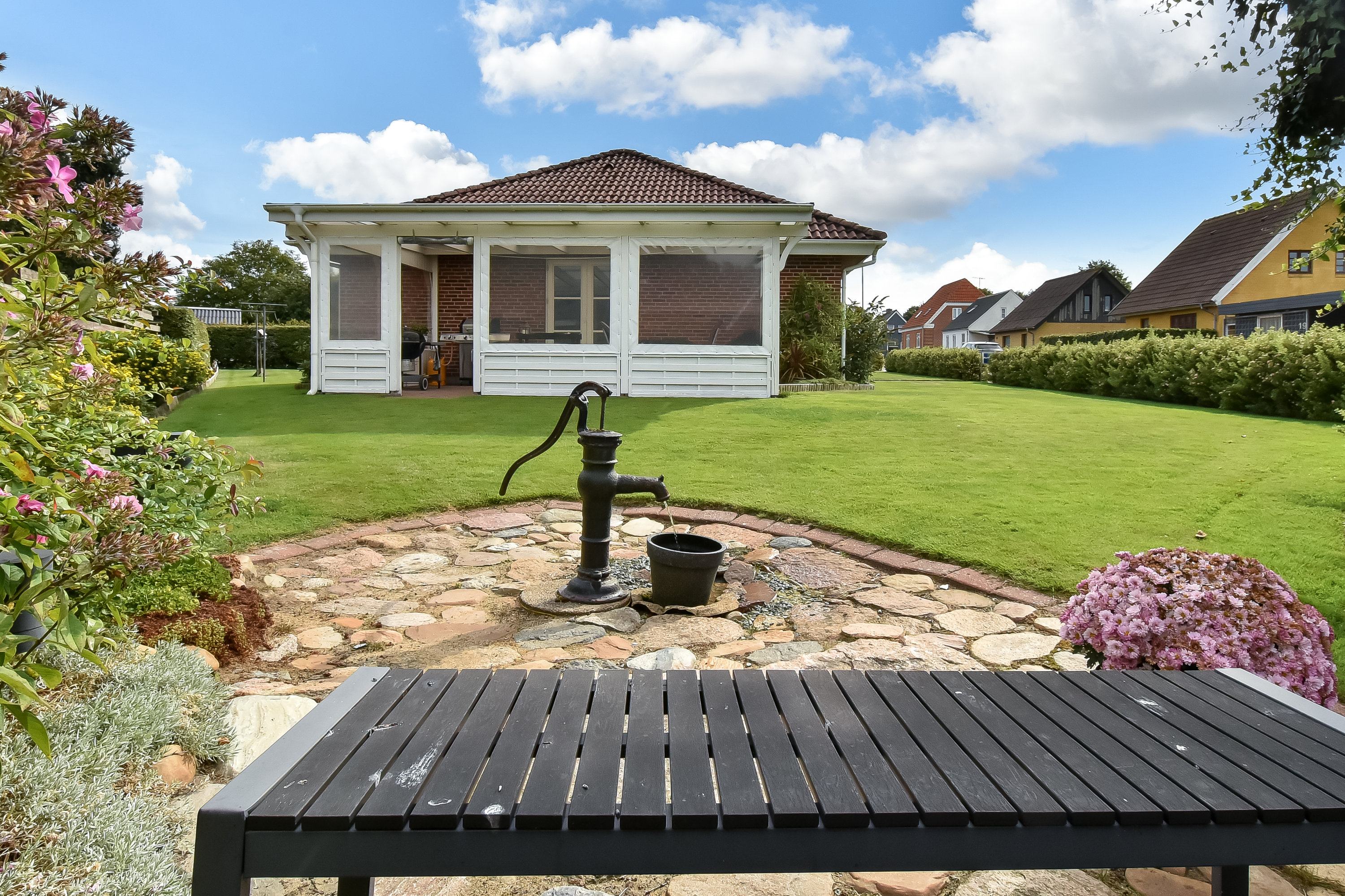 Fremhævet ejendommen billede i fuldskærmstilstand. Billede af Vester Alle 16, 6933 Kibæk