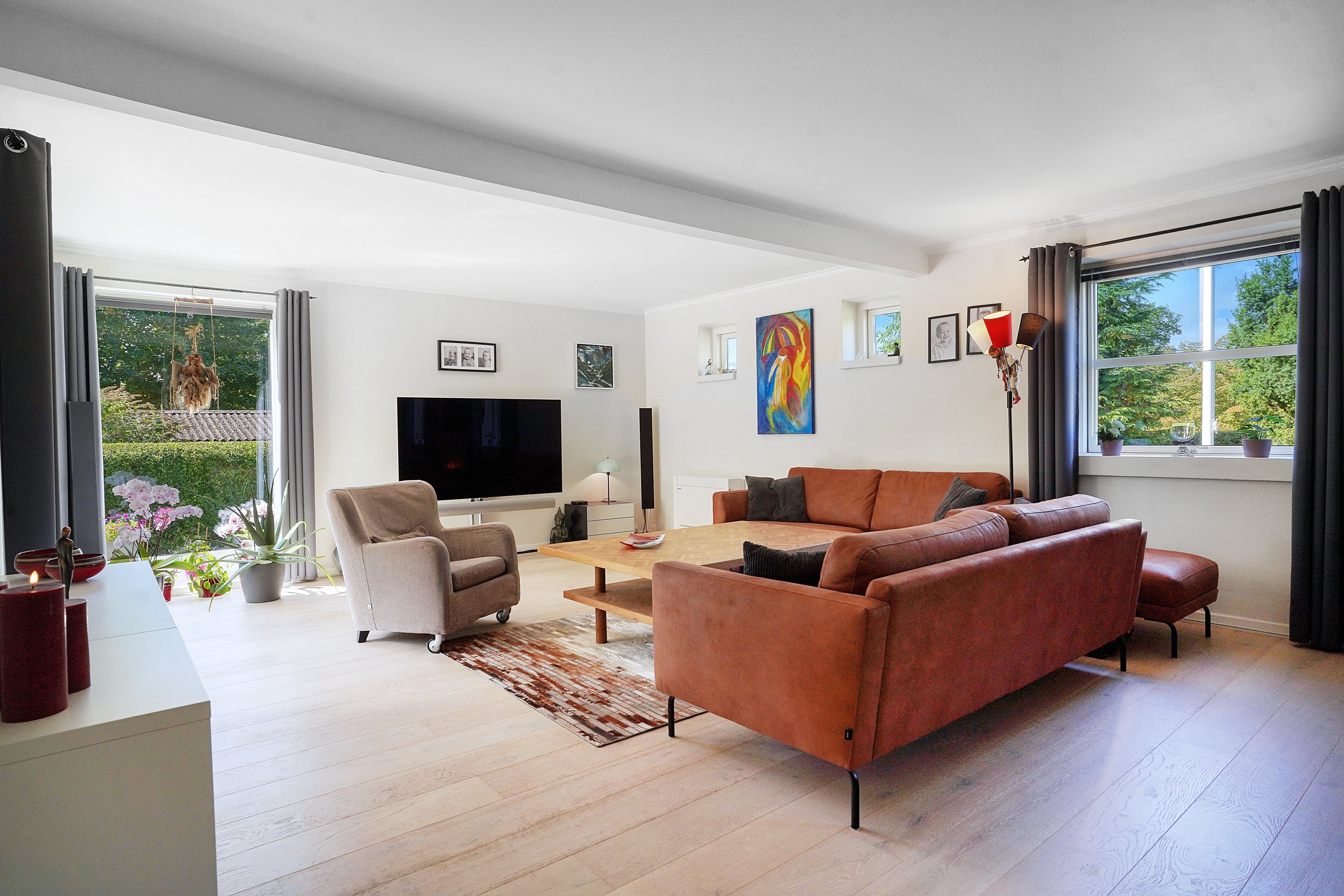 Fremhævet stue billede i fuldskærmstilstand. Billede af Ibisvej 17, 3120 Dronningmølle