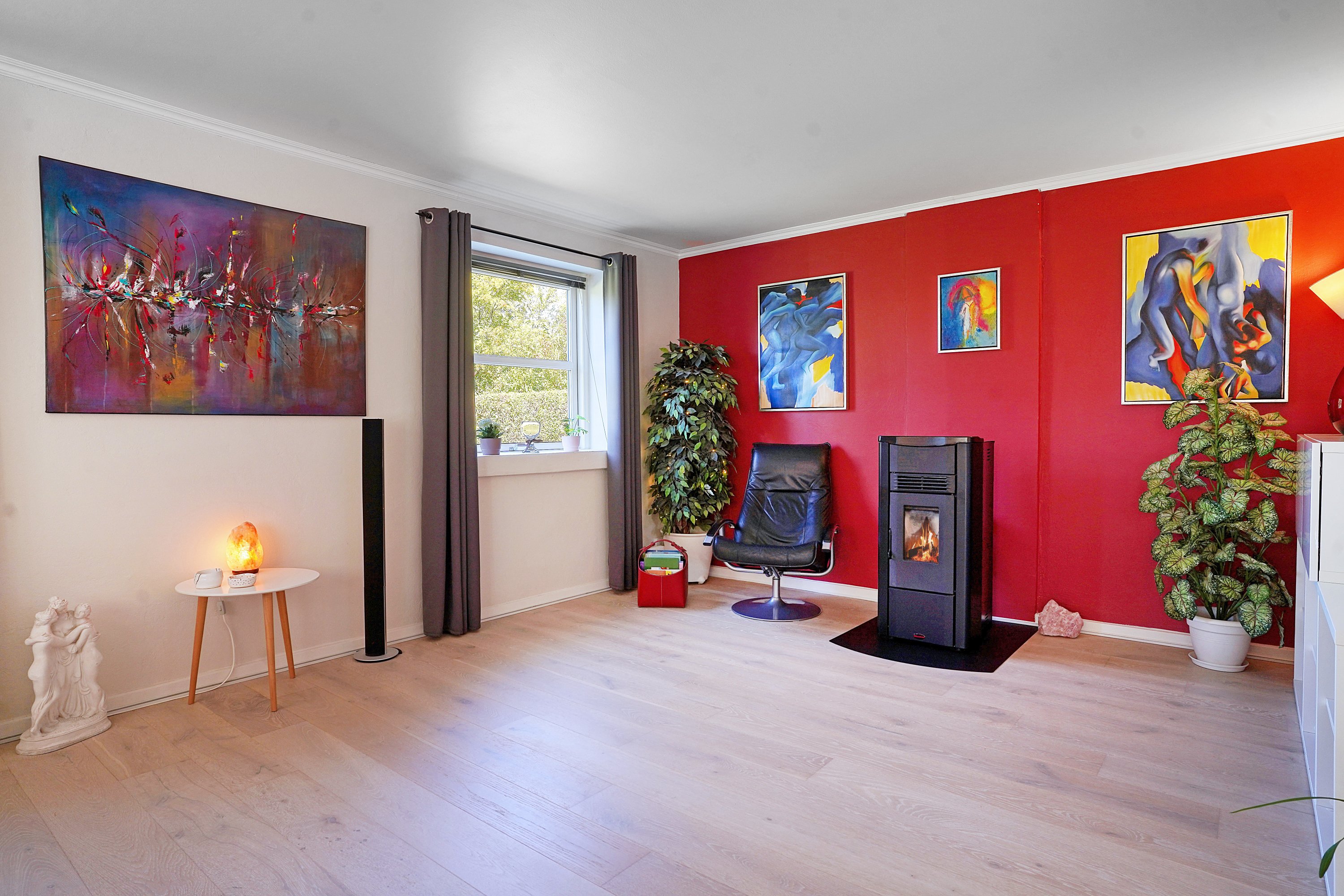 Fremhævet stue billede i fuldskærmstilstand. Billede af Ibisvej 17, 3120 Dronningmølle