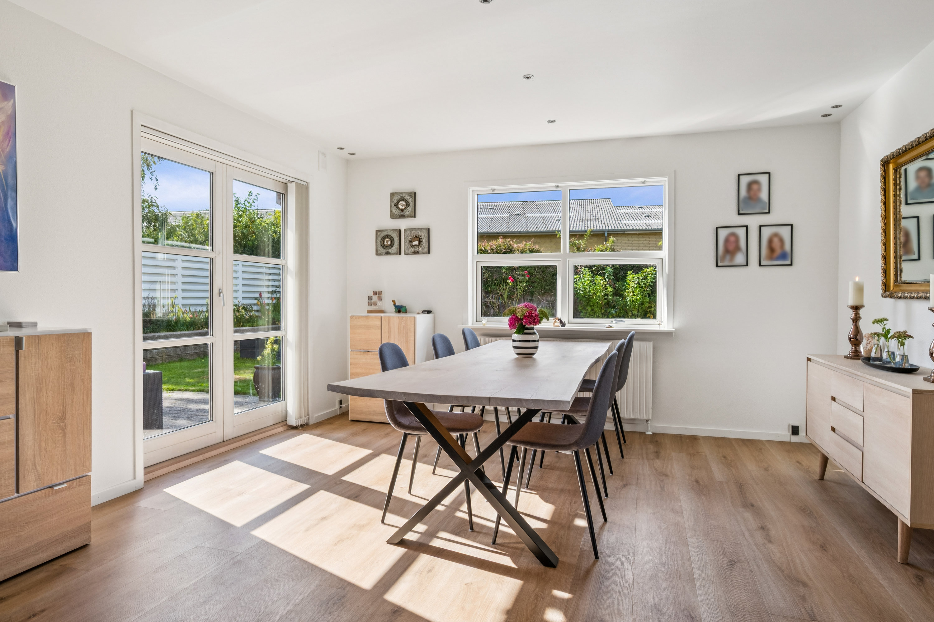 Fremhævet stue billede i fuldskærmstilstand. Billede af Skæring Skolevej 151, 8250 Egå