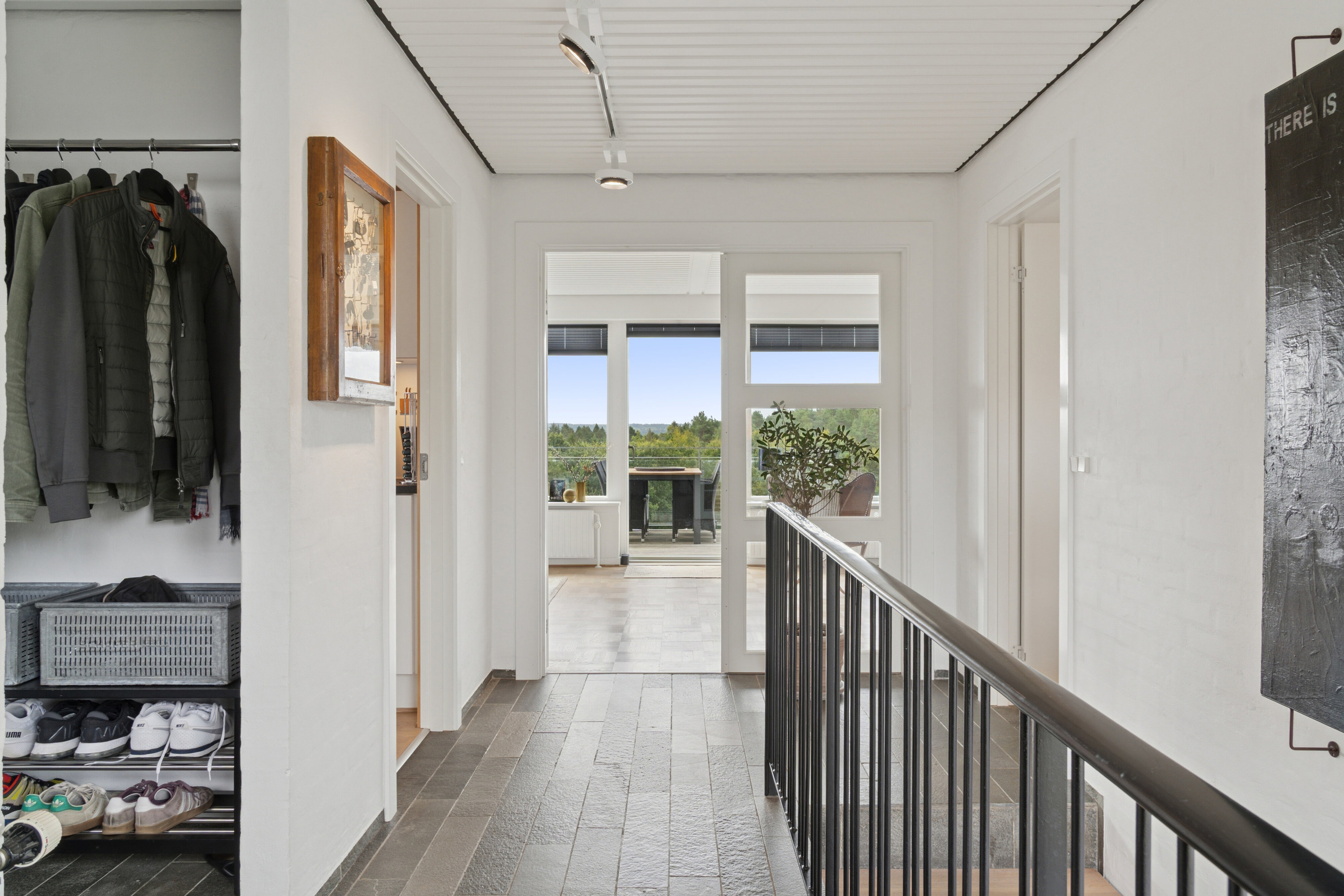 Fremhævet gang billede i fuldskærmstilstand. Billede af Kaj Munks Vej 18, 8600 Silkeborg